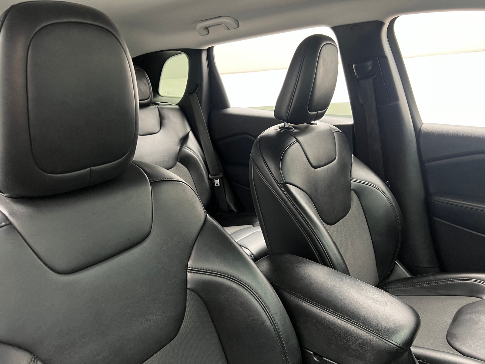 Thumbnail: 2020 Jeep Cherokee - 2