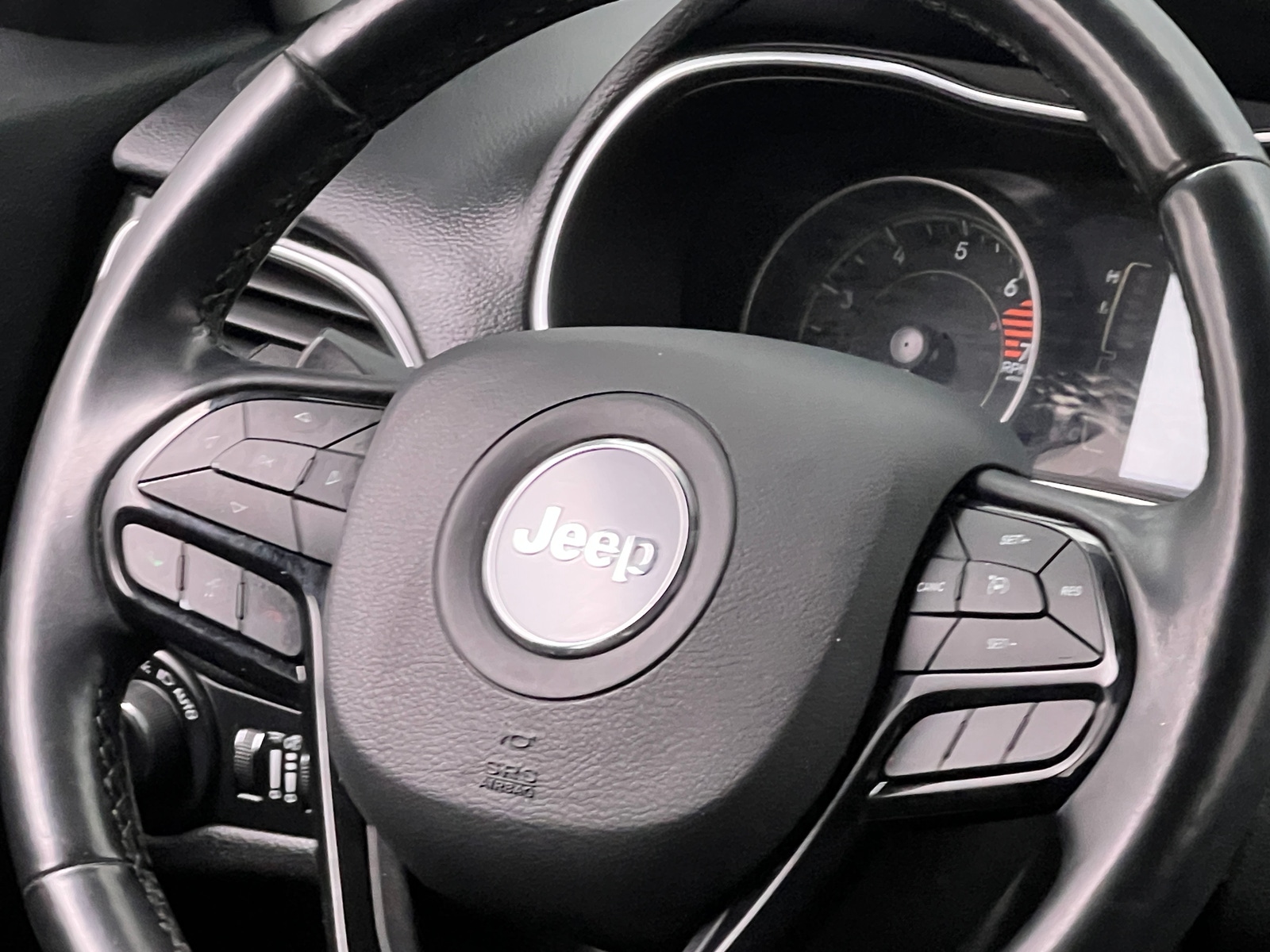 Thumbnail: 2020 Jeep Cherokee - 5