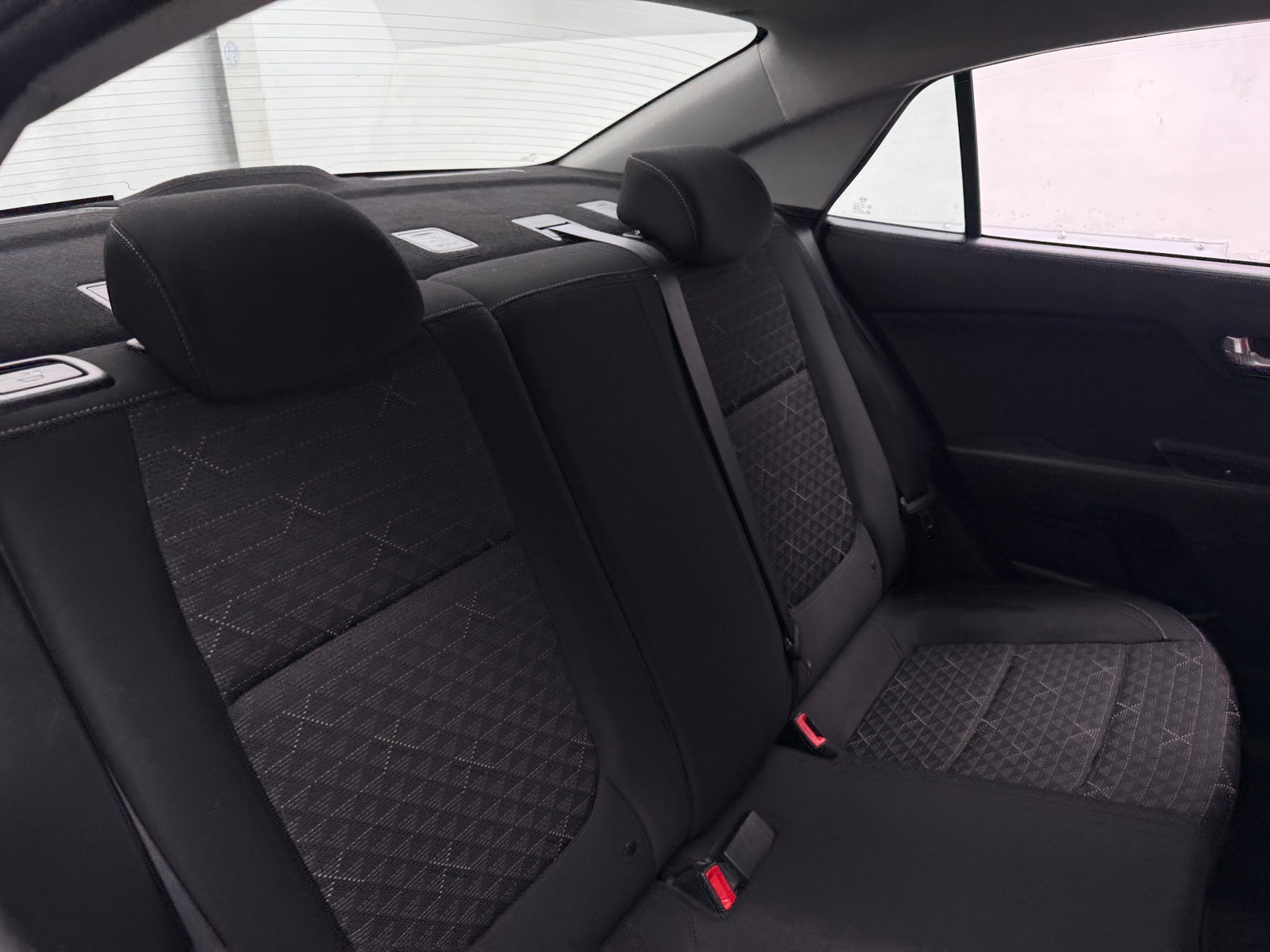 Thumbnail: 2020 Kia Rio - 6
