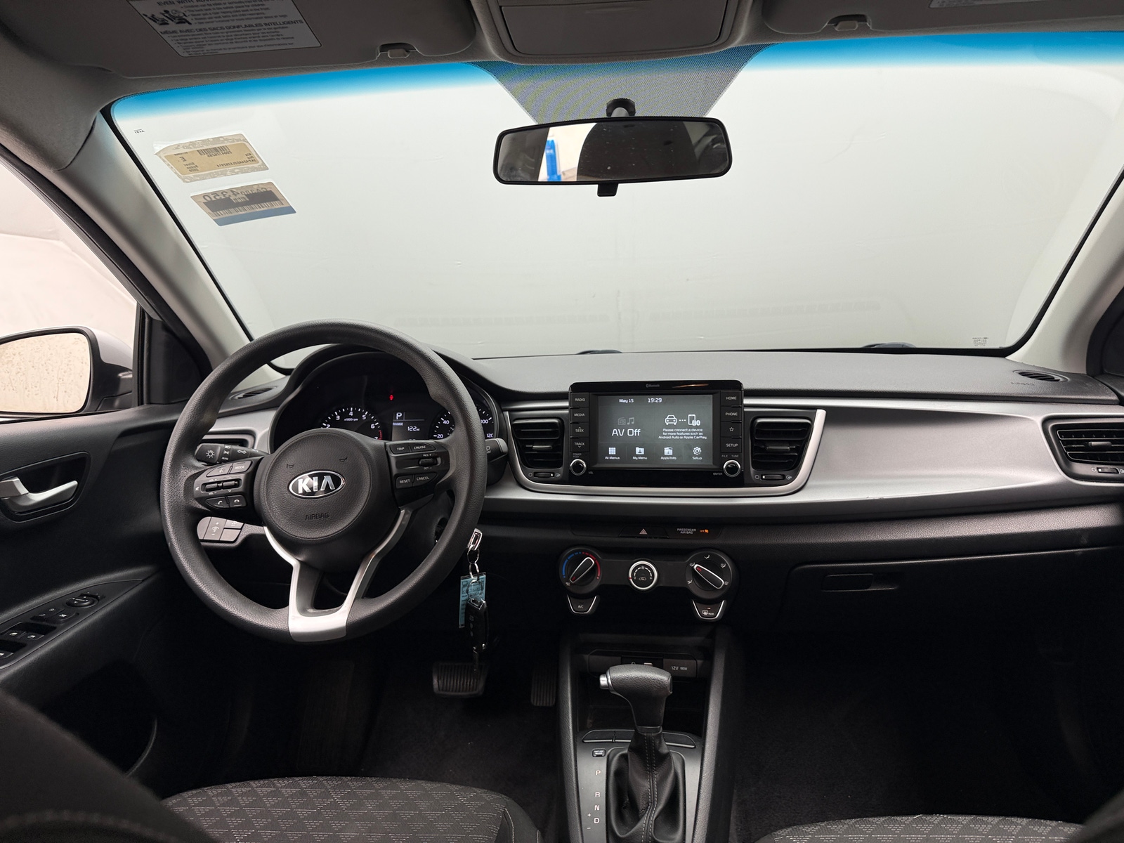 Thumbnail: 2020 Kia Rio - 3