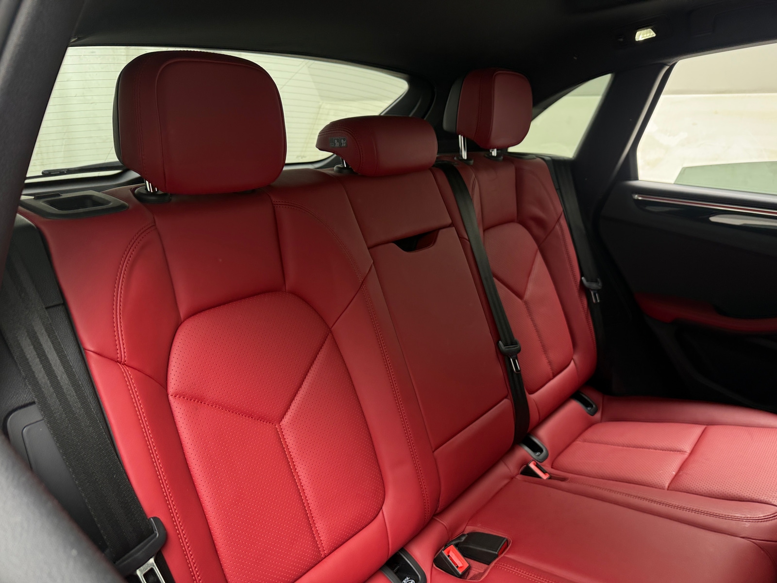 Thumbnail: 2021 Porsche Macan - 5