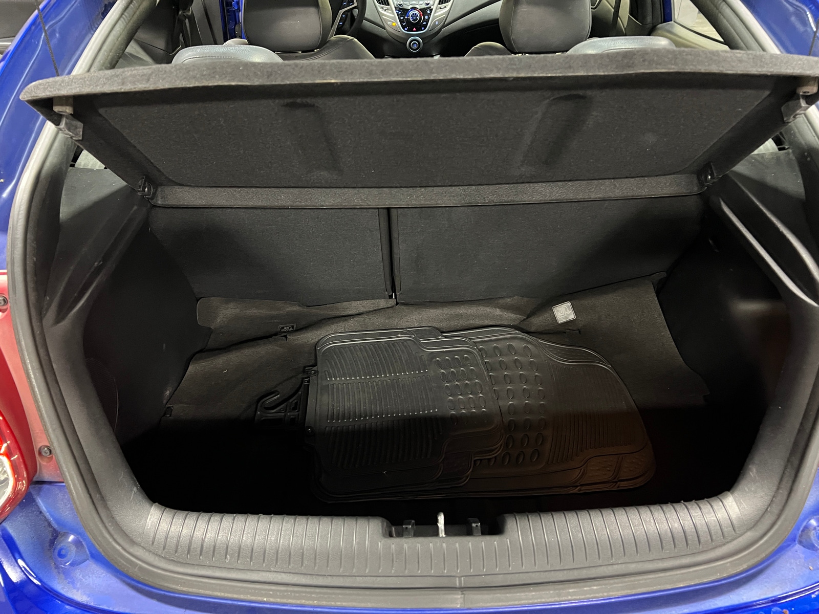 Thumbnail: 2013 Hyundai Veloster - 6