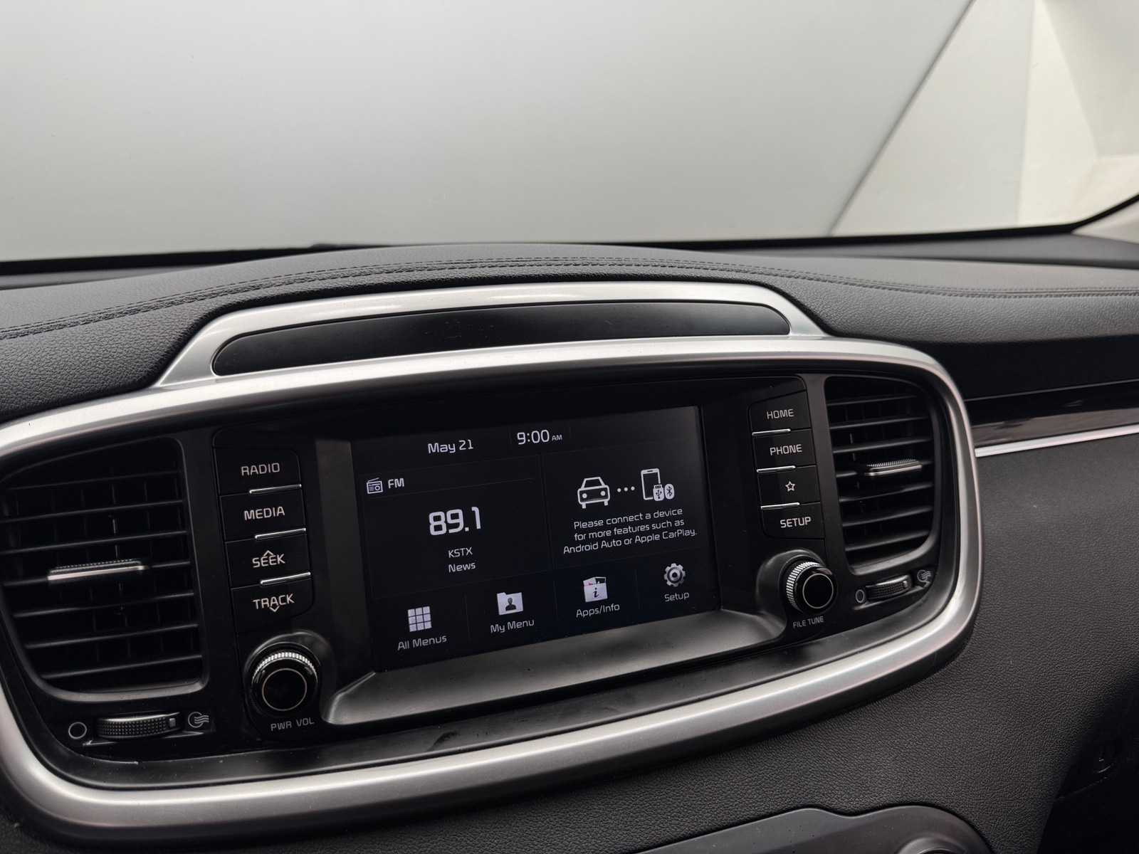 Thumbnail: 2019 Kia Sorento - 4