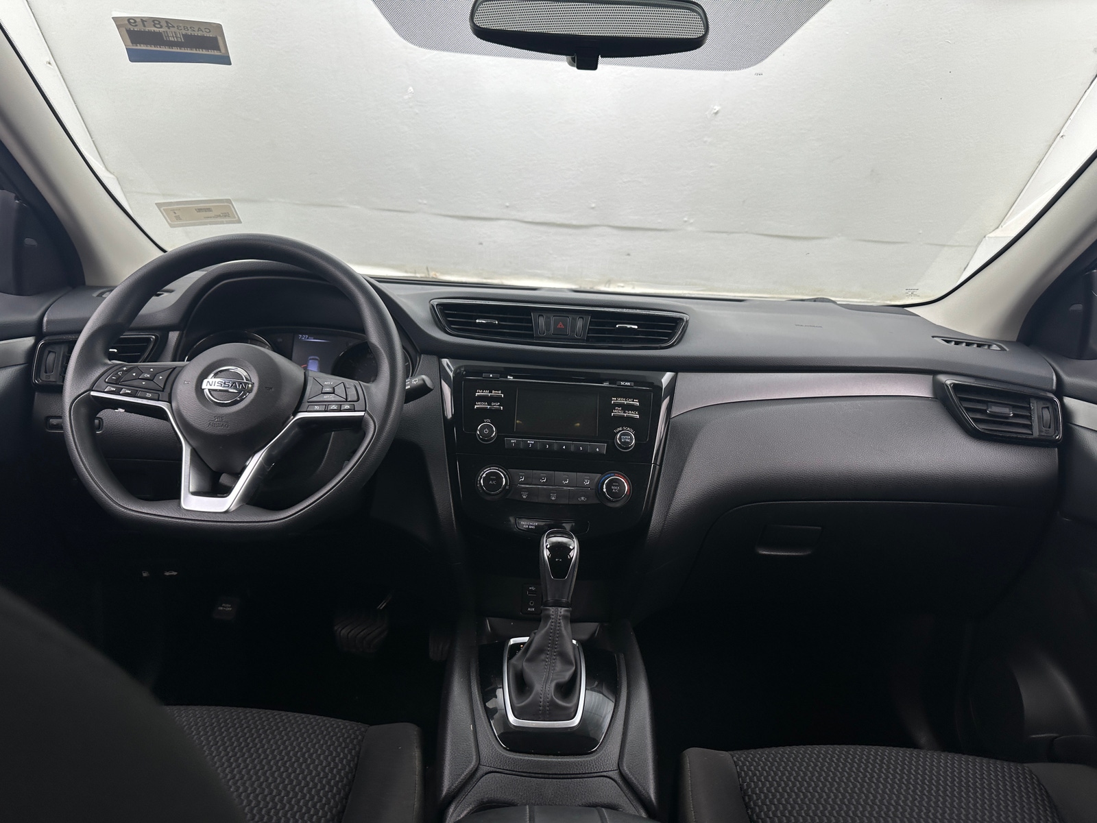 Thumbnail: 2018 Nissan Rogue Sport - 3
