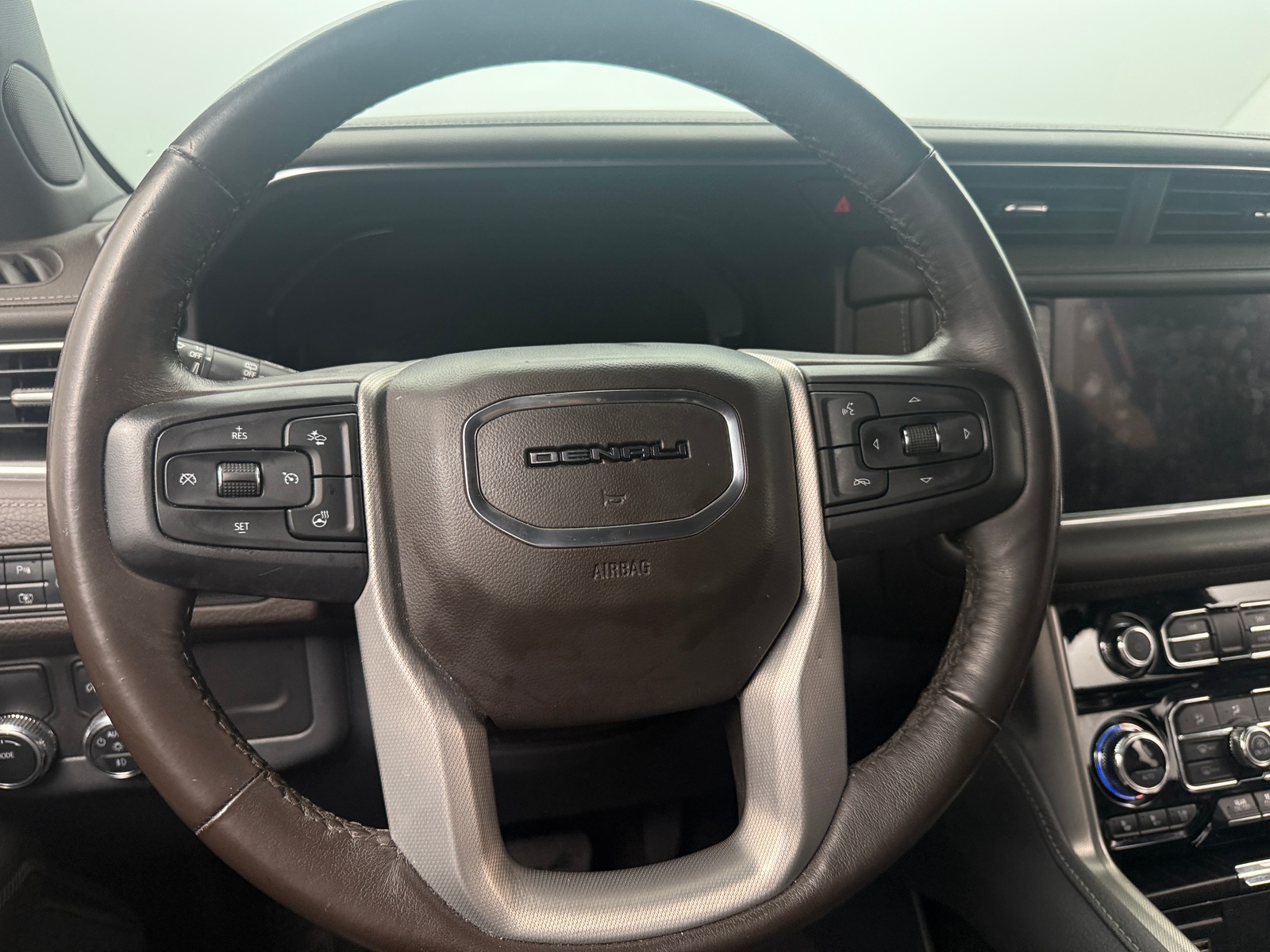 Thumbnail: 2022 GMC Yukon XL - 4
