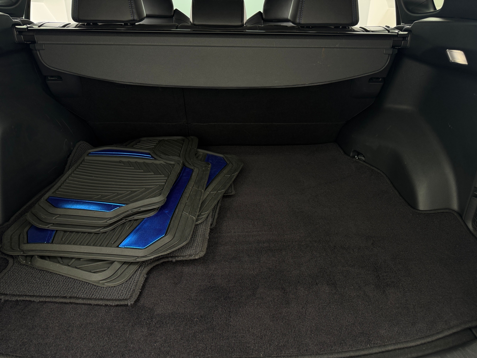 Thumbnail: 2022 Toyota RAV4 - 6