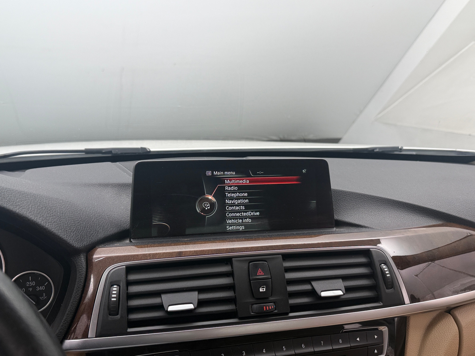 Thumbnail: 2016 BMW 3 Series - 3