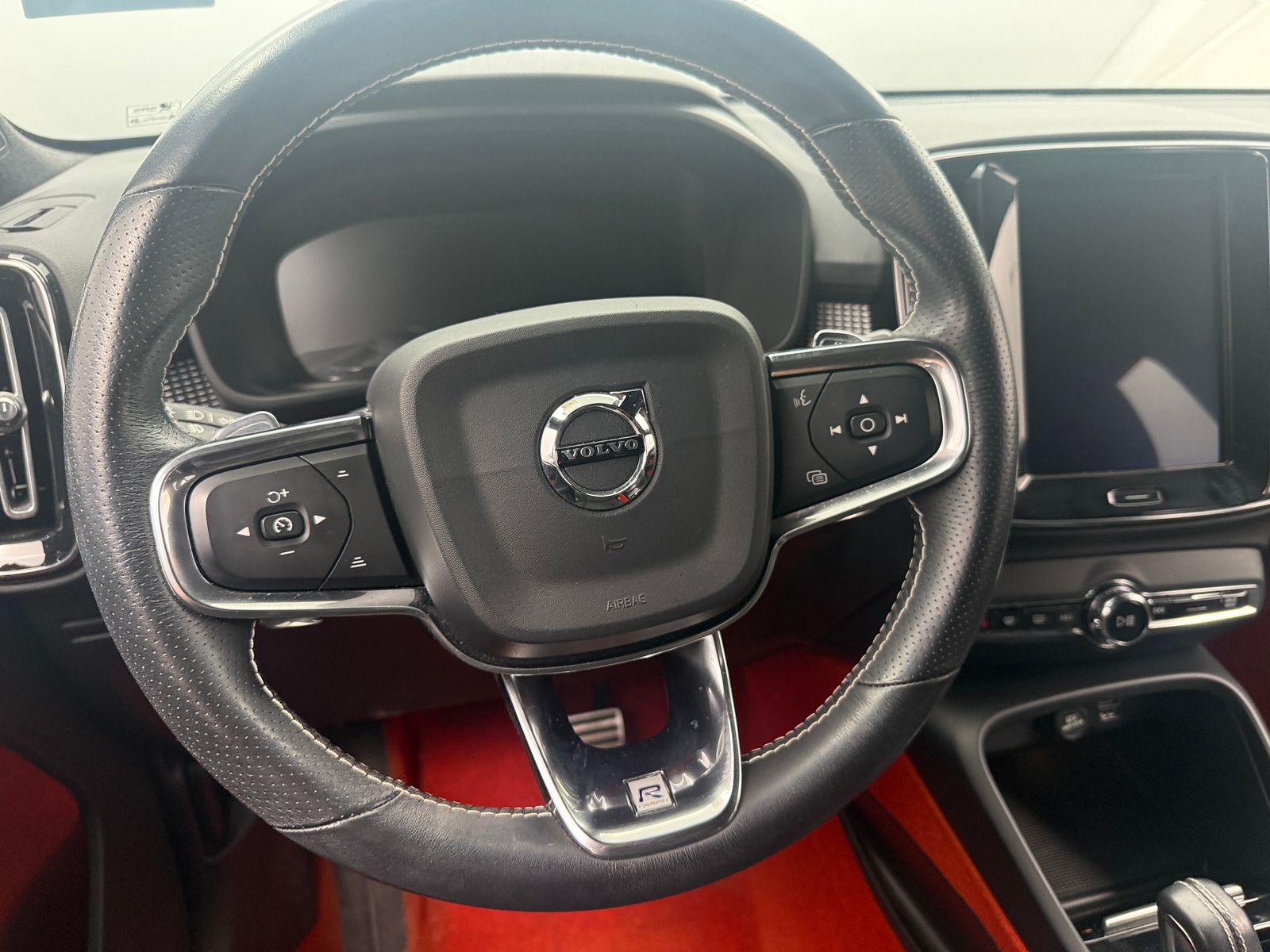 Thumbnail: 2019 Volvo XC40 - 4