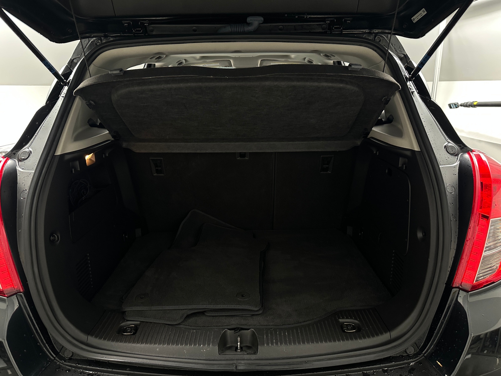 Thumbnail: 2016 Buick Encore - 6
