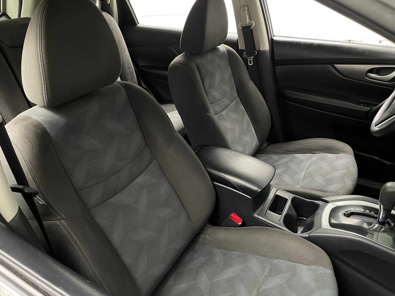 Thumbnail: 2016 Nissan Rogue - 2