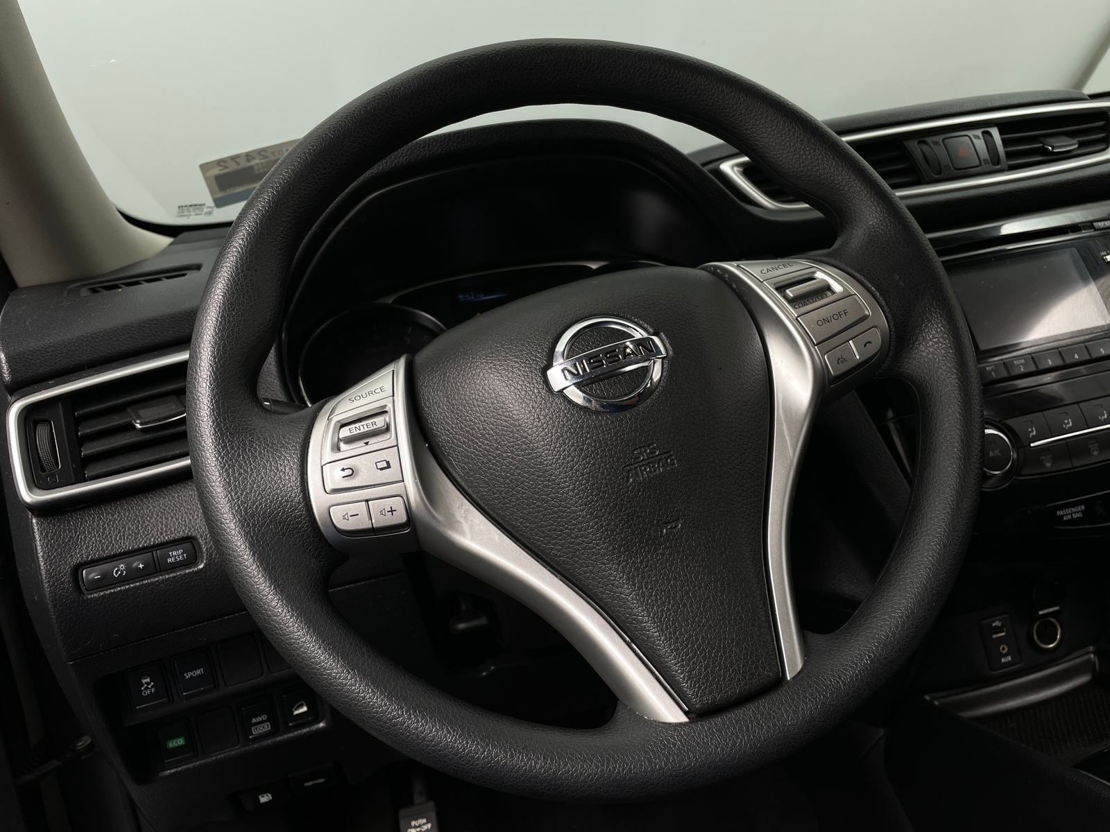 Thumbnail: 2016 Nissan Rogue - 5