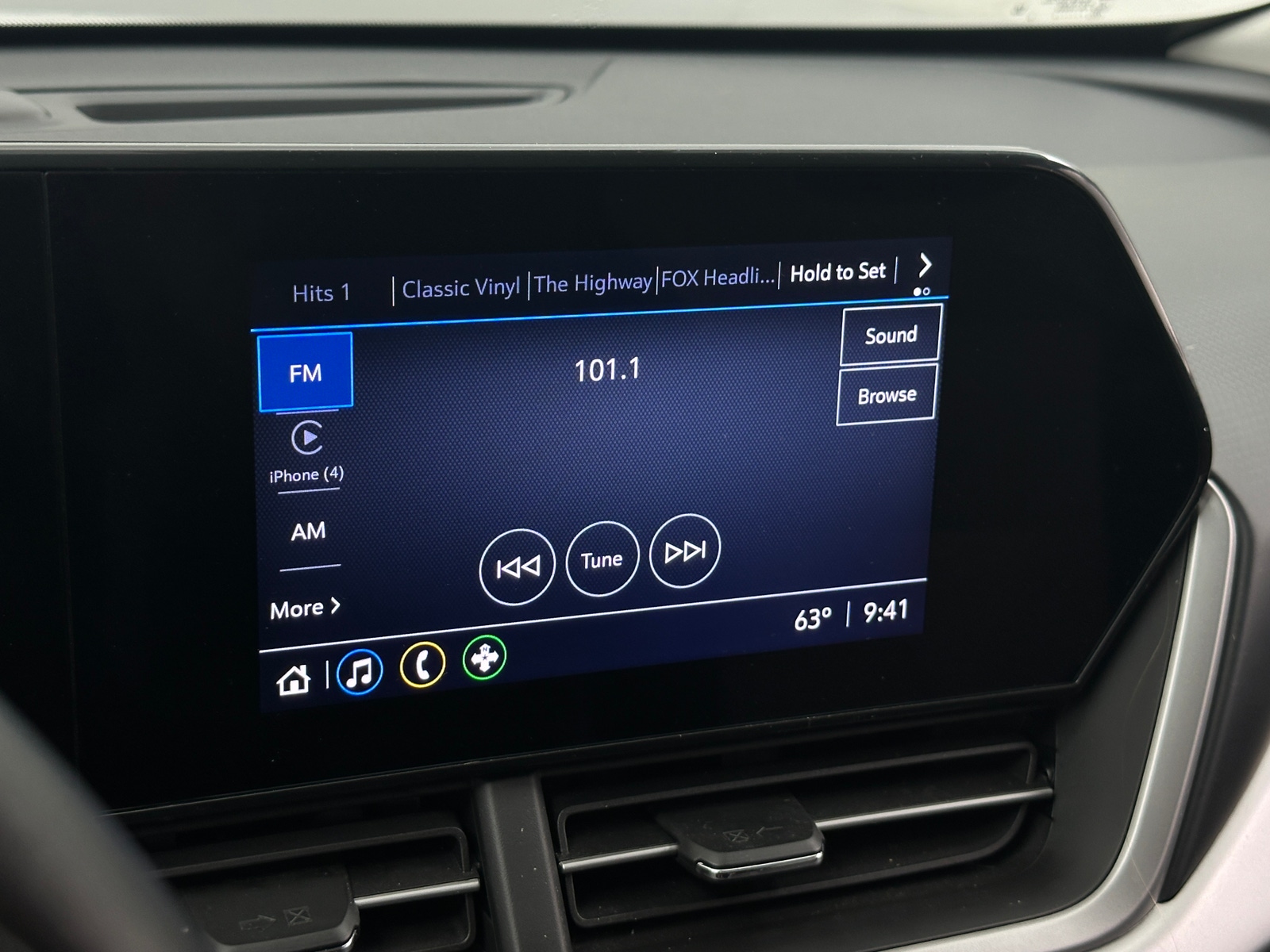 Thumbnail: 2024 Chevrolet Trax - 4
