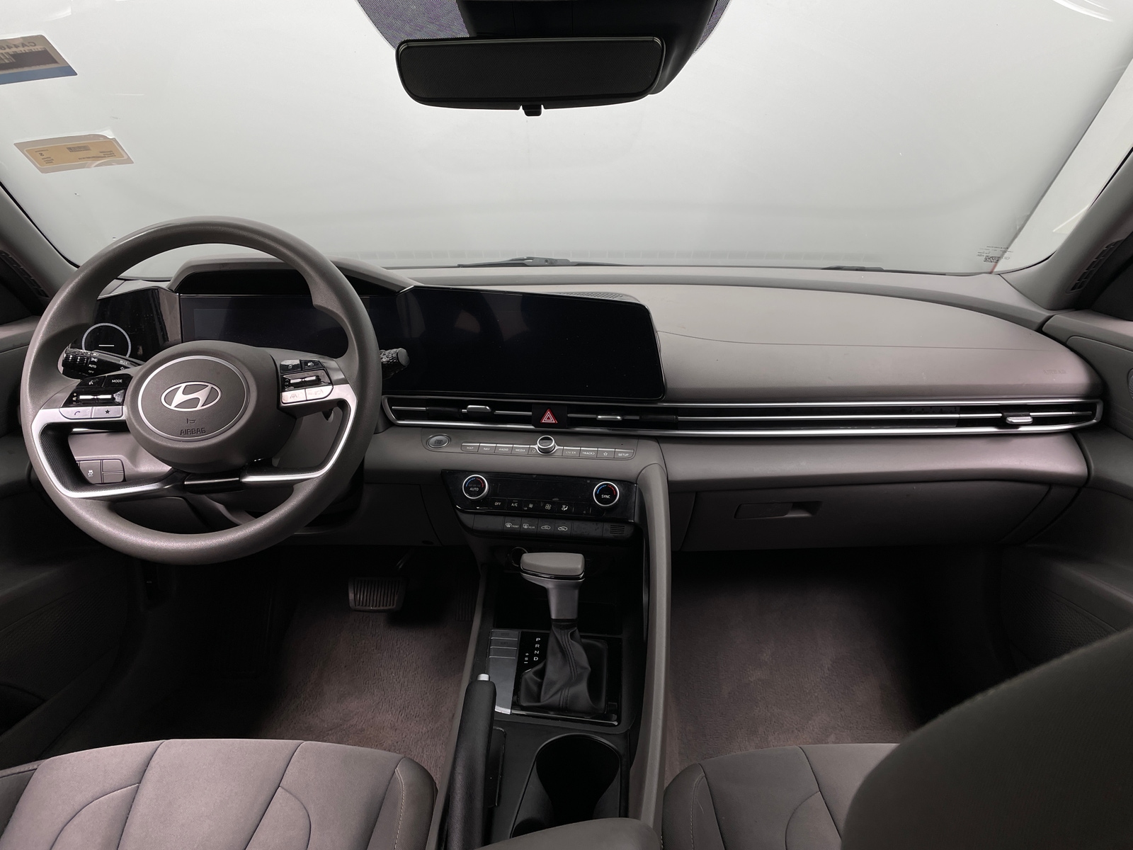 Thumbnail: 2024 Hyundai Elantra - 3