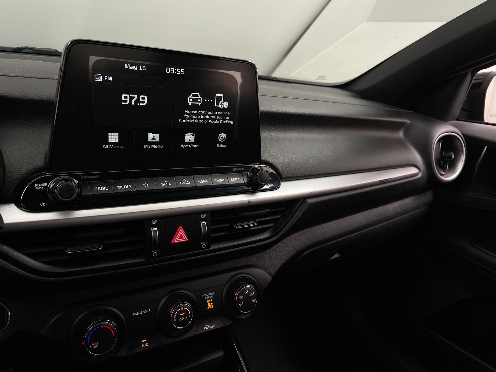 Thumbnail: 2020 Kia Forte - 3
