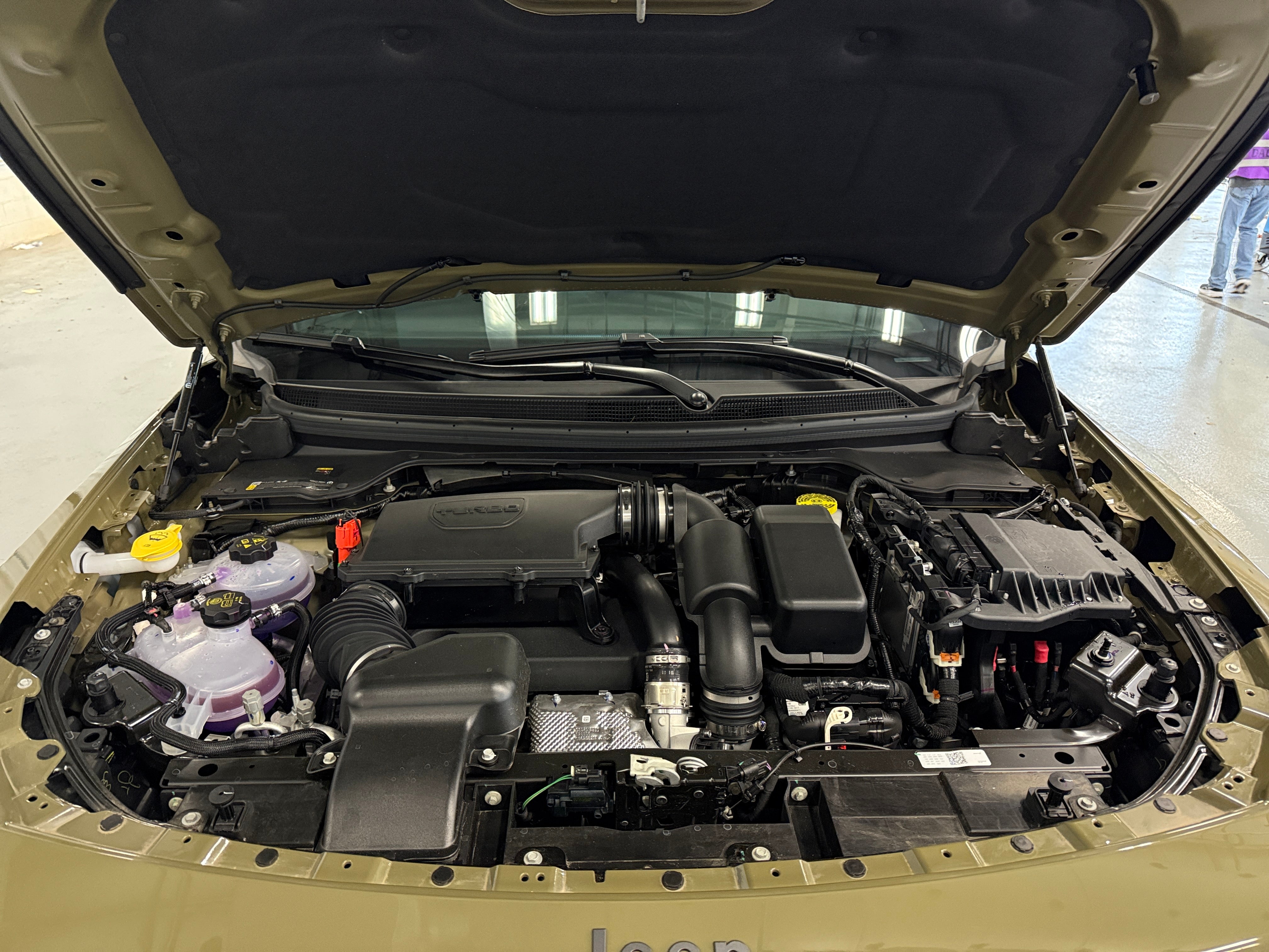 2026 Jeep Cherokee Laredo HEV 4X4's photo