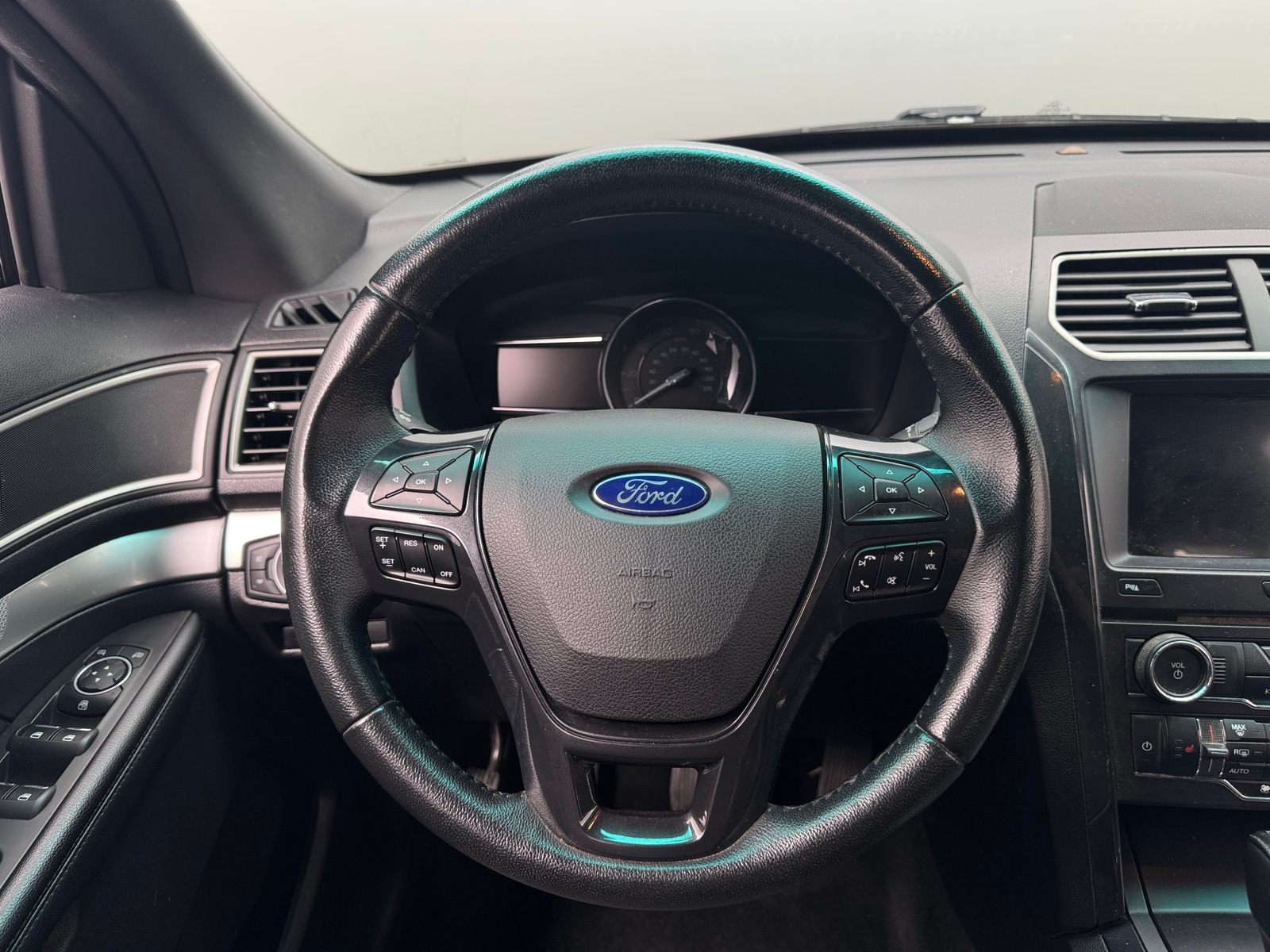 Thumbnail: 2017 Ford Explorer - 5