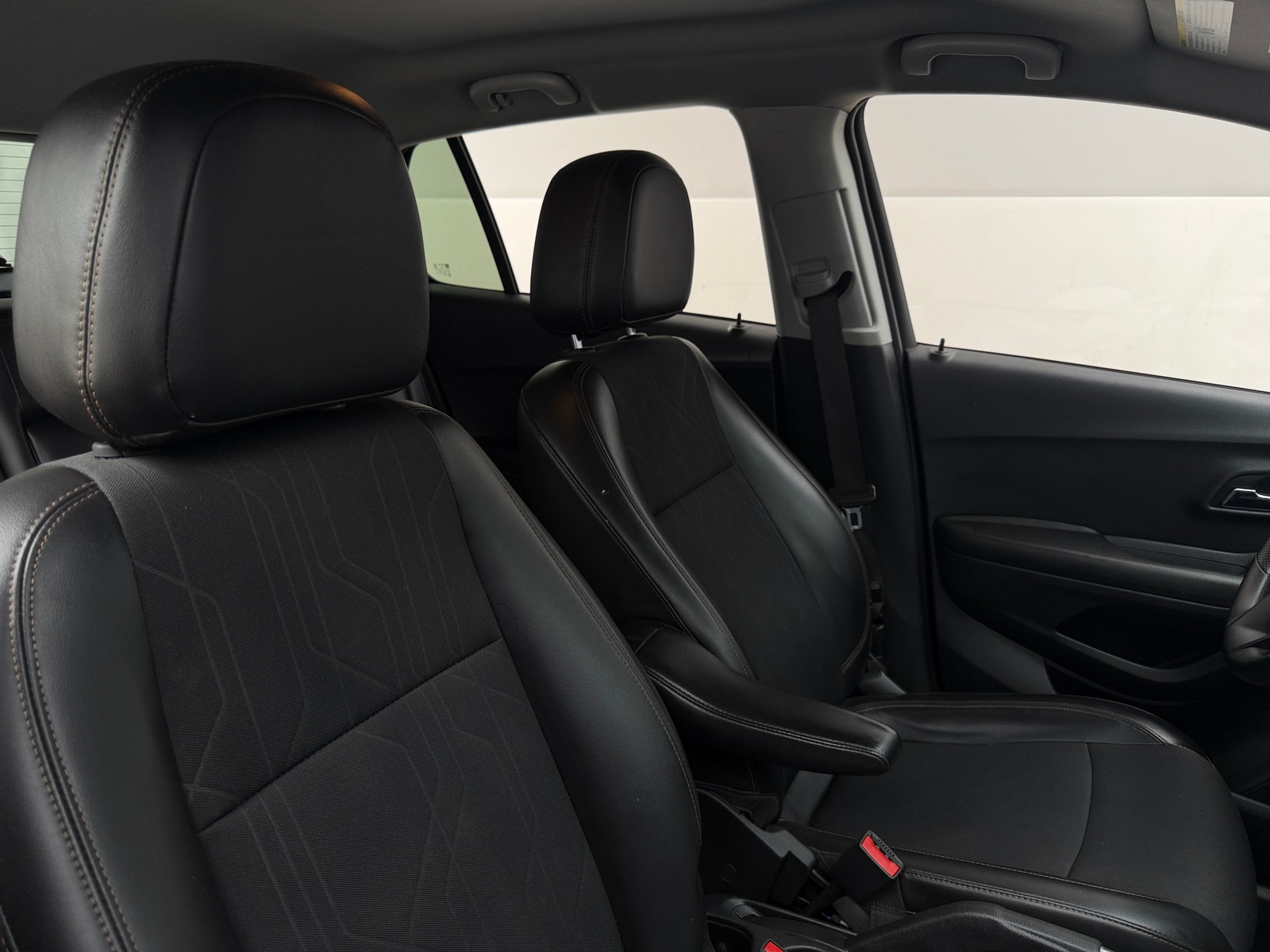 Thumbnail: 2021 Chevrolet Trax - 2