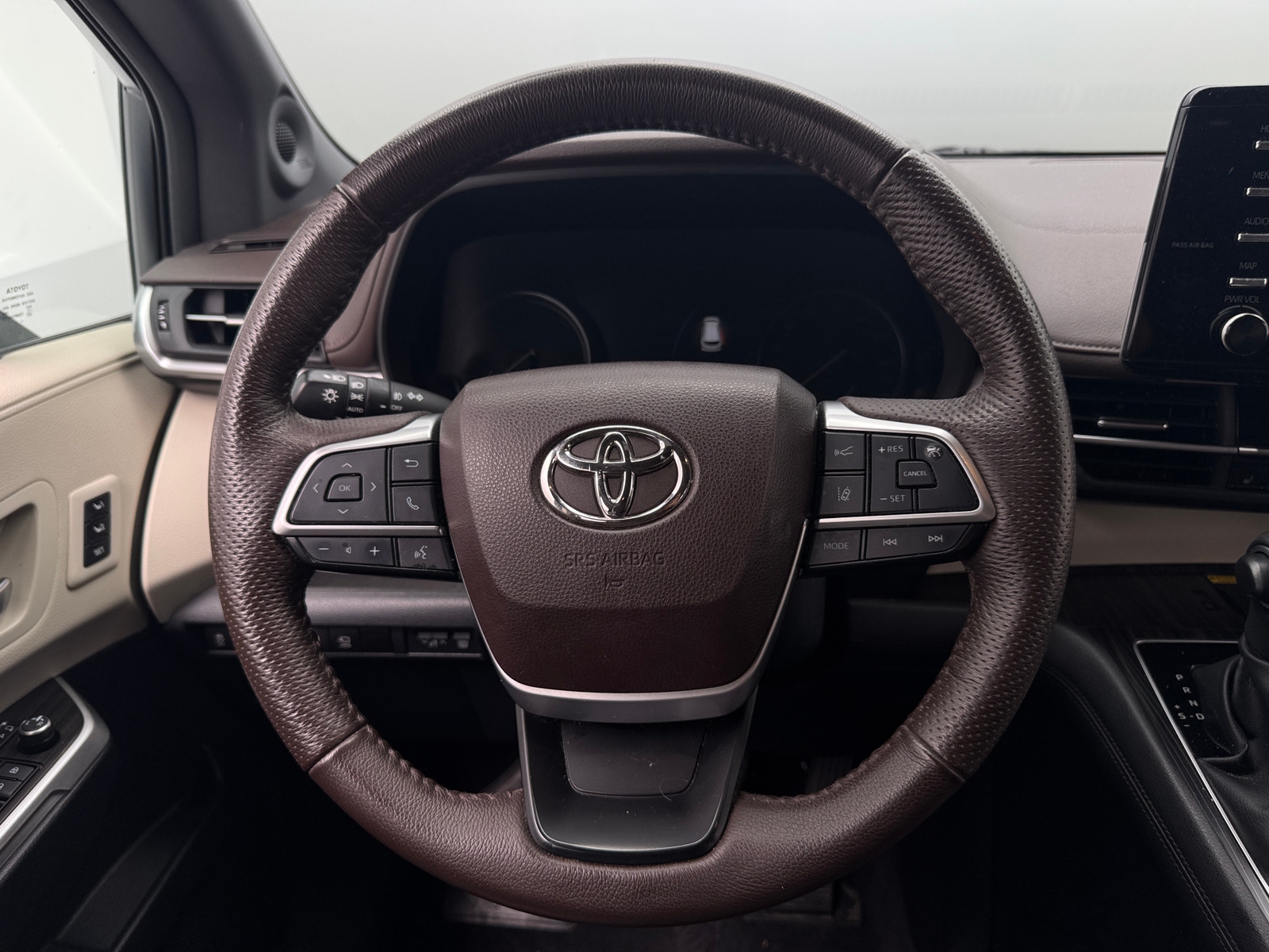 Thumbnail: 2023 Toyota Sienna - 4