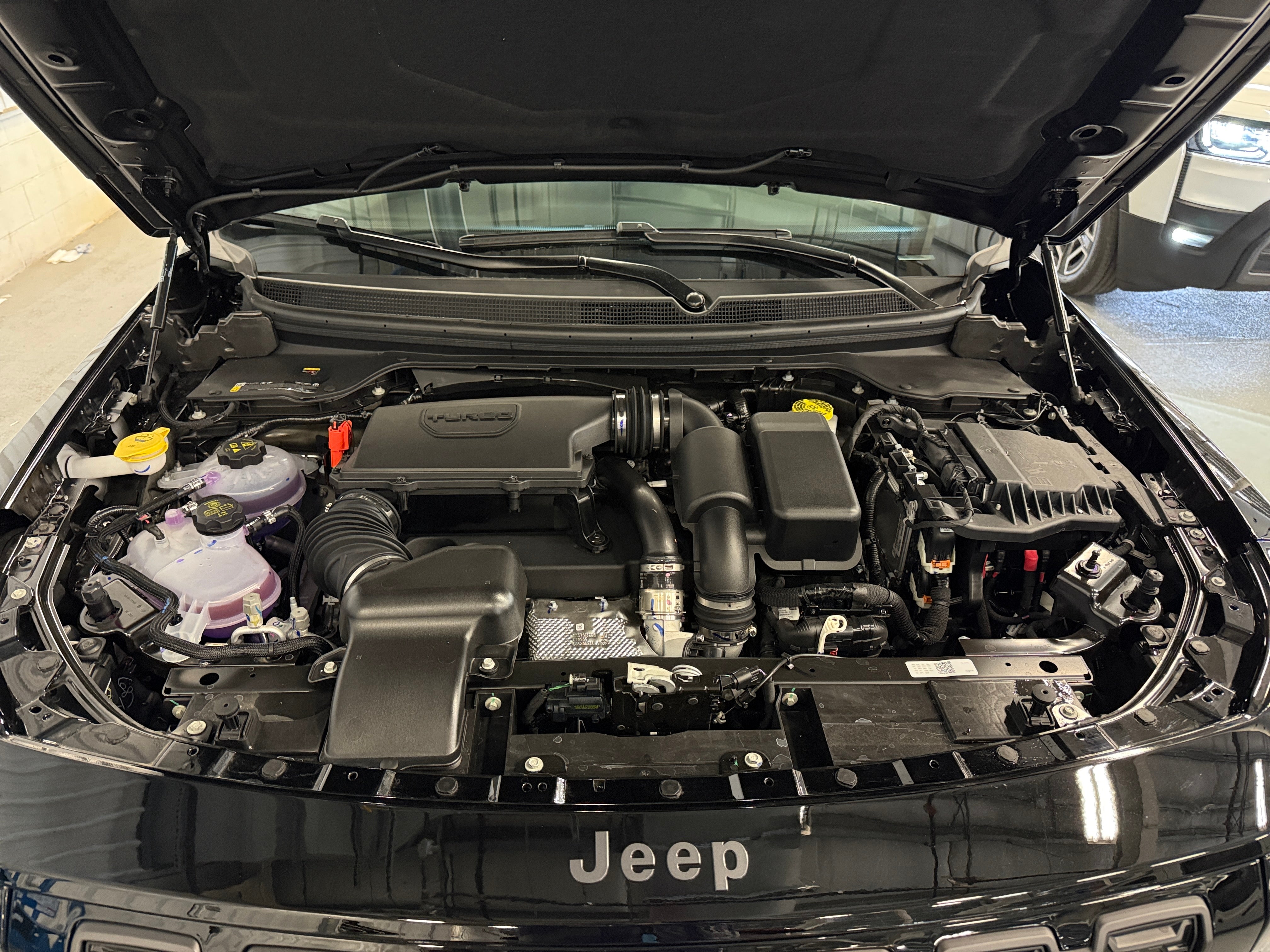 2026 Jeep Cherokee Laredo HEV 4X4's photo