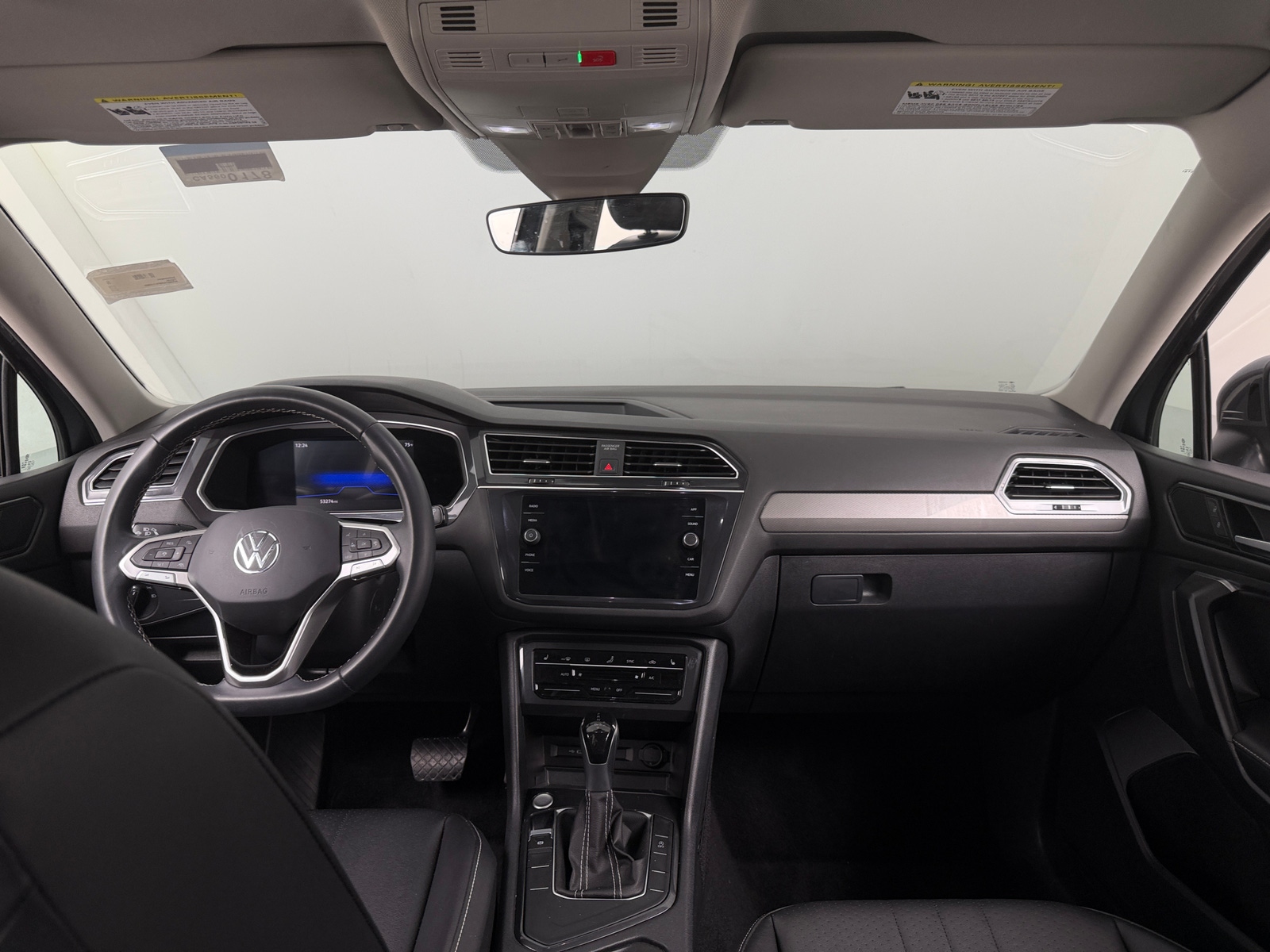 Thumbnail: 2023 Volkswagen Tiguan - 2