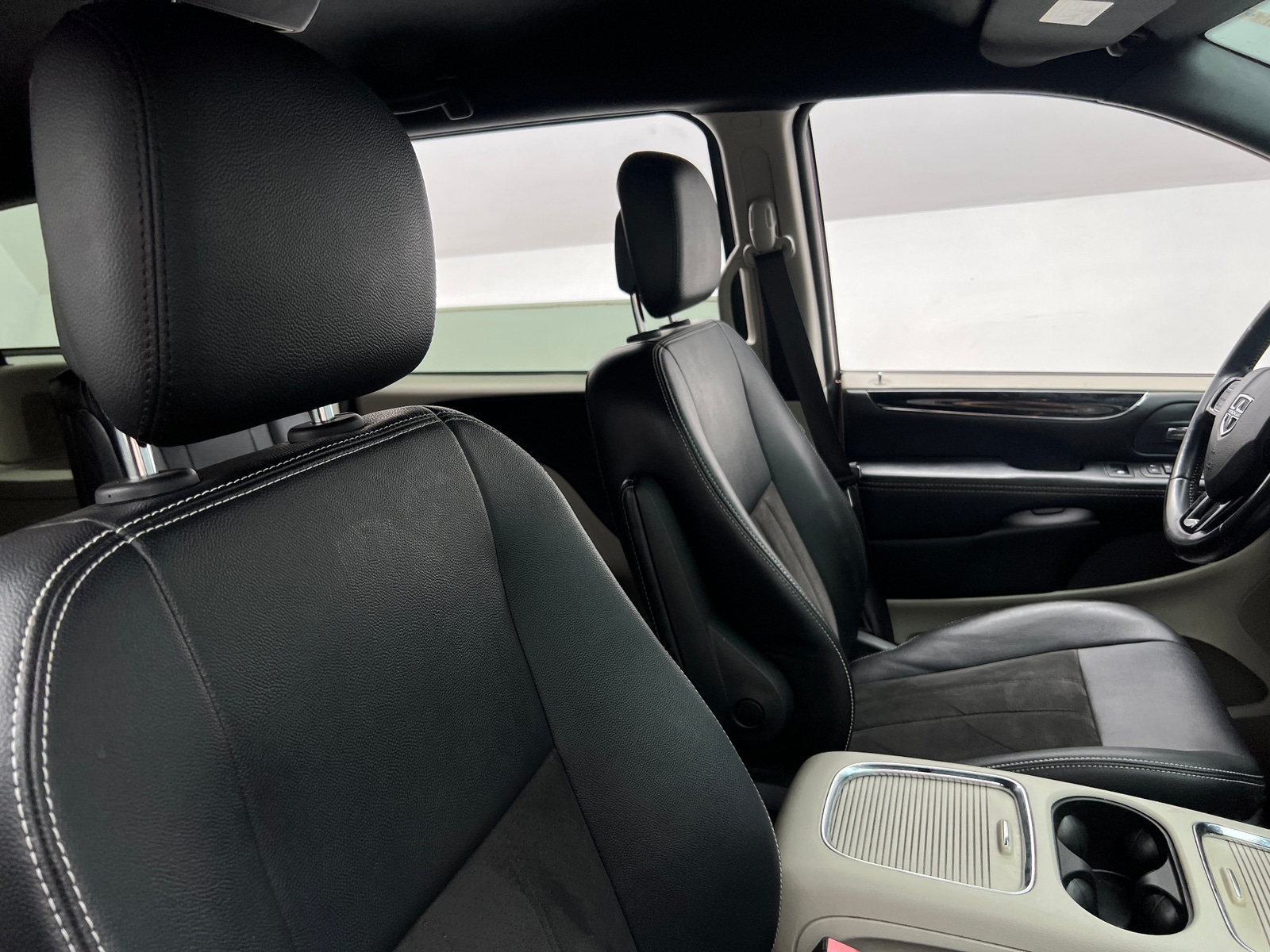 Thumbnail: 2019 Dodge Grand Caravan - 2