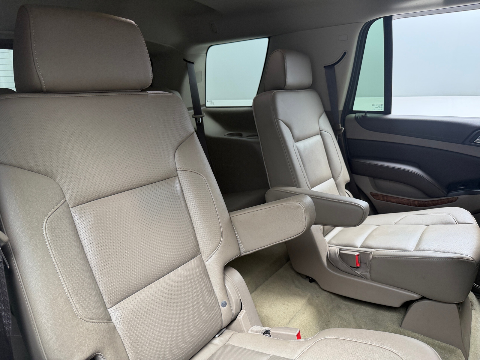 Thumbnail: 2017 Chevrolet Tahoe - 5