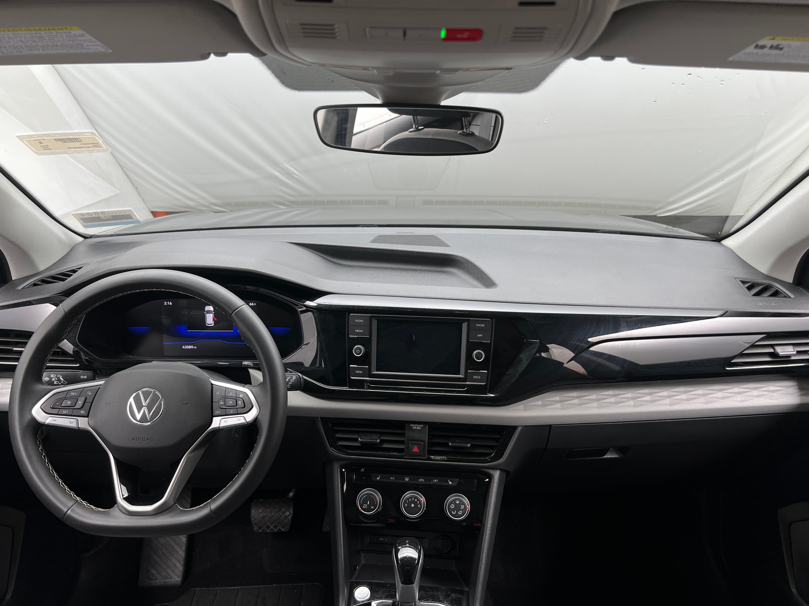 Thumbnail: 2023 Volkswagen Taos - 3
