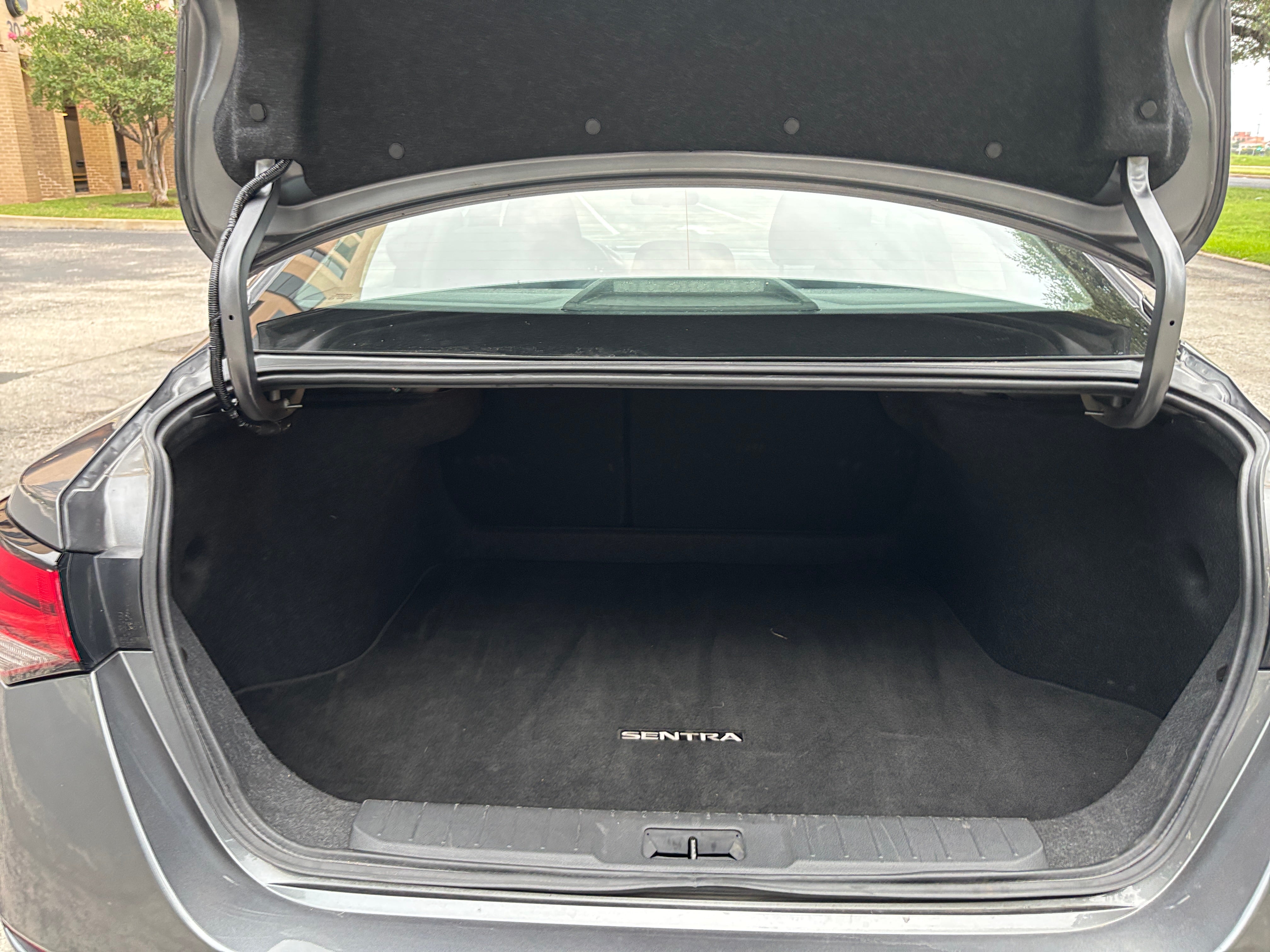 2025 Nissan Sentra S - Photo 4