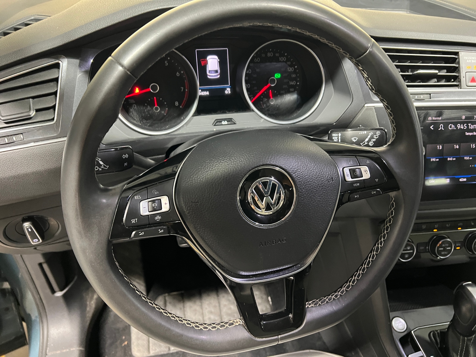 Thumbnail: 2021 Volkswagen Tiguan - 4