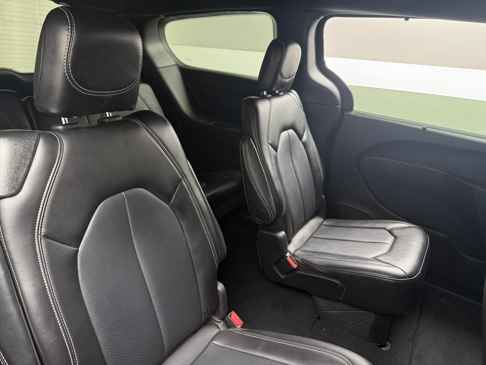 Thumbnail: 2025 Chrysler Pacifica - 5