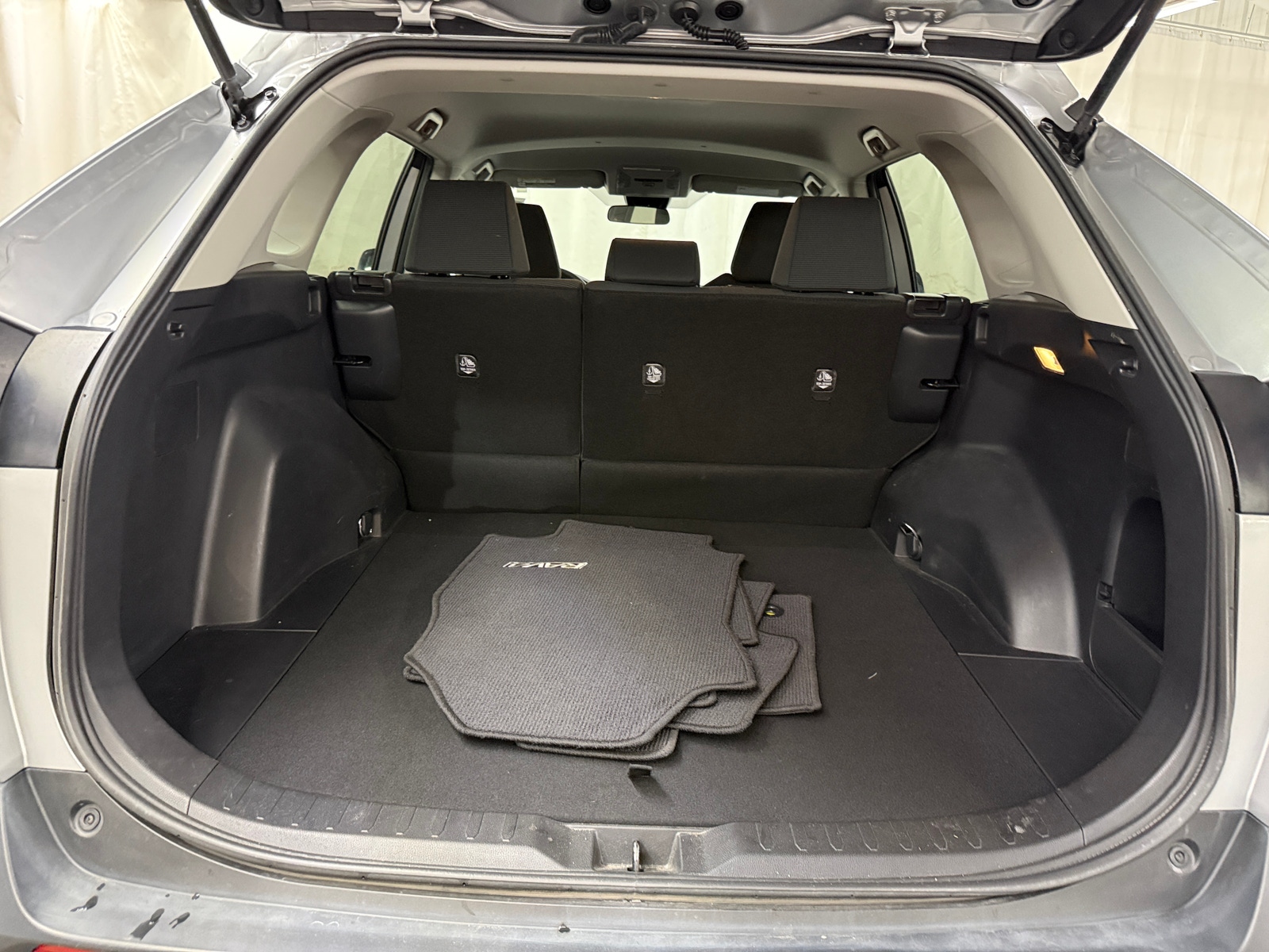 Thumbnail: 2019 Toyota RAV4 - 7