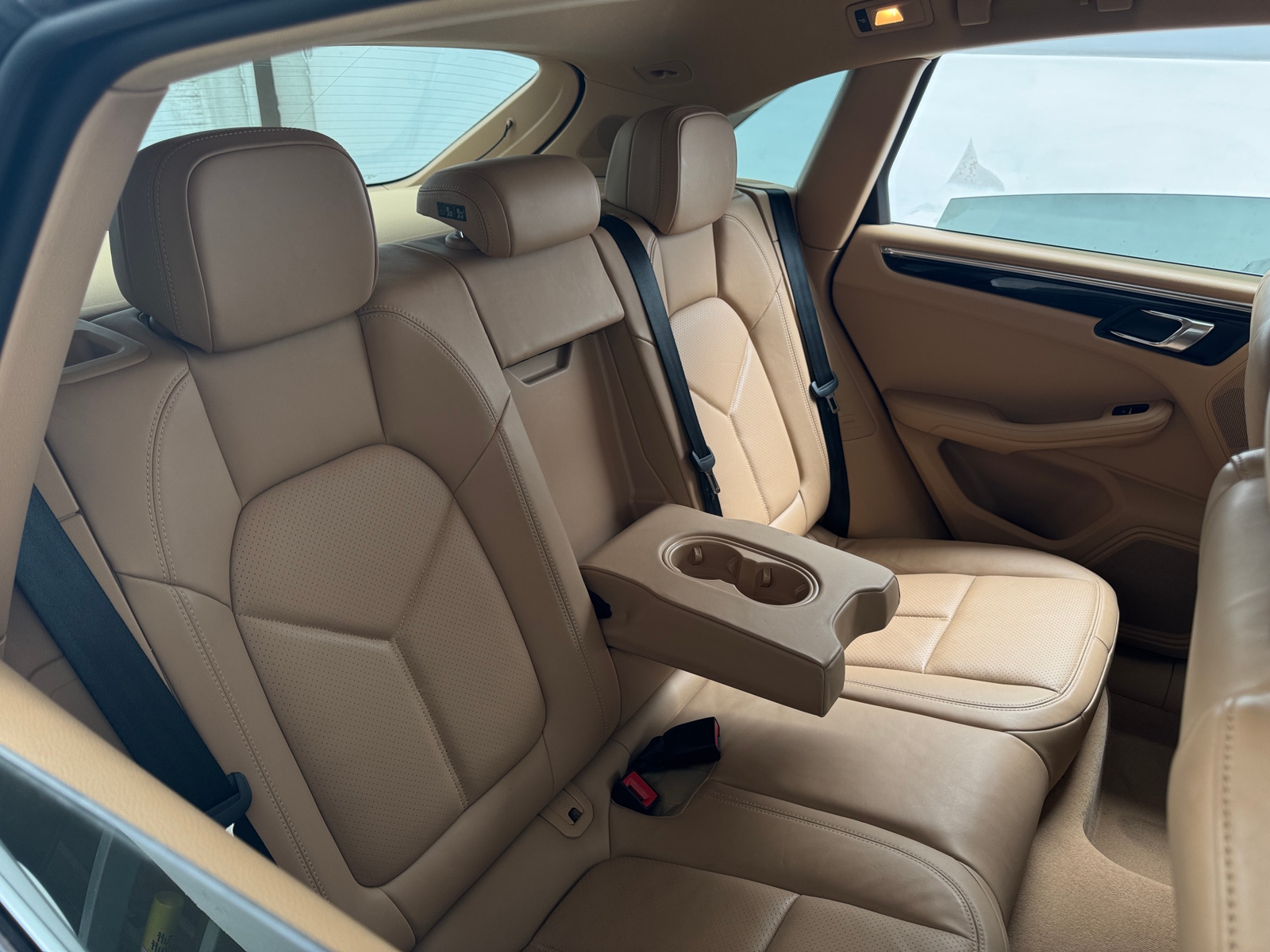 Thumbnail: 2016 Porsche Macan - 5