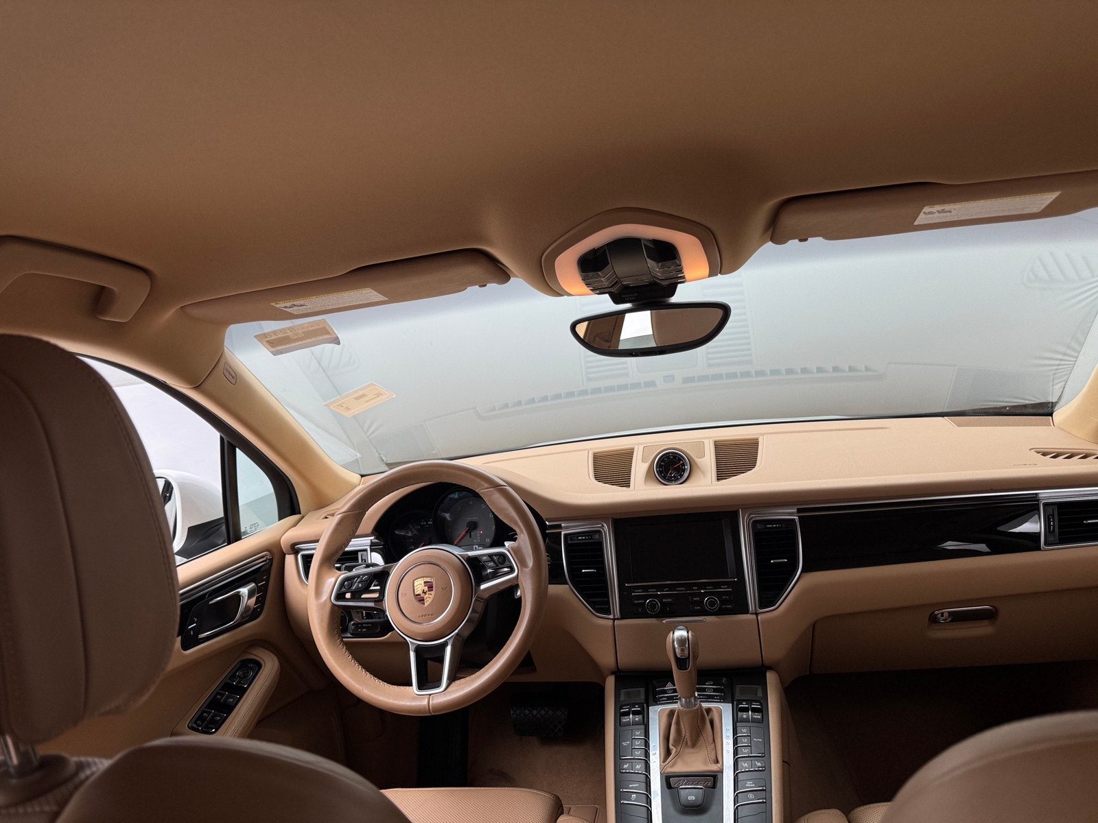 Thumbnail: 2016 Porsche Macan - 2