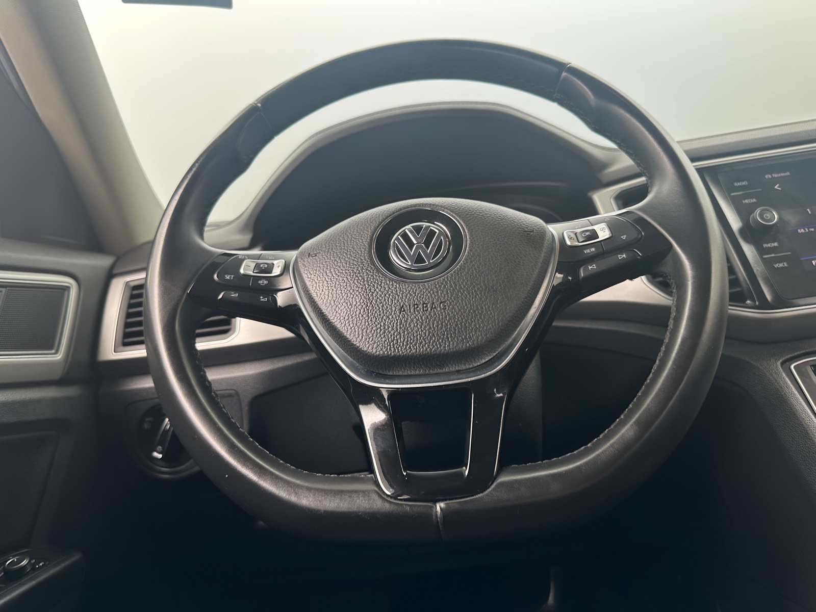 Thumbnail: 2019 Volkswagen Atlas - 4