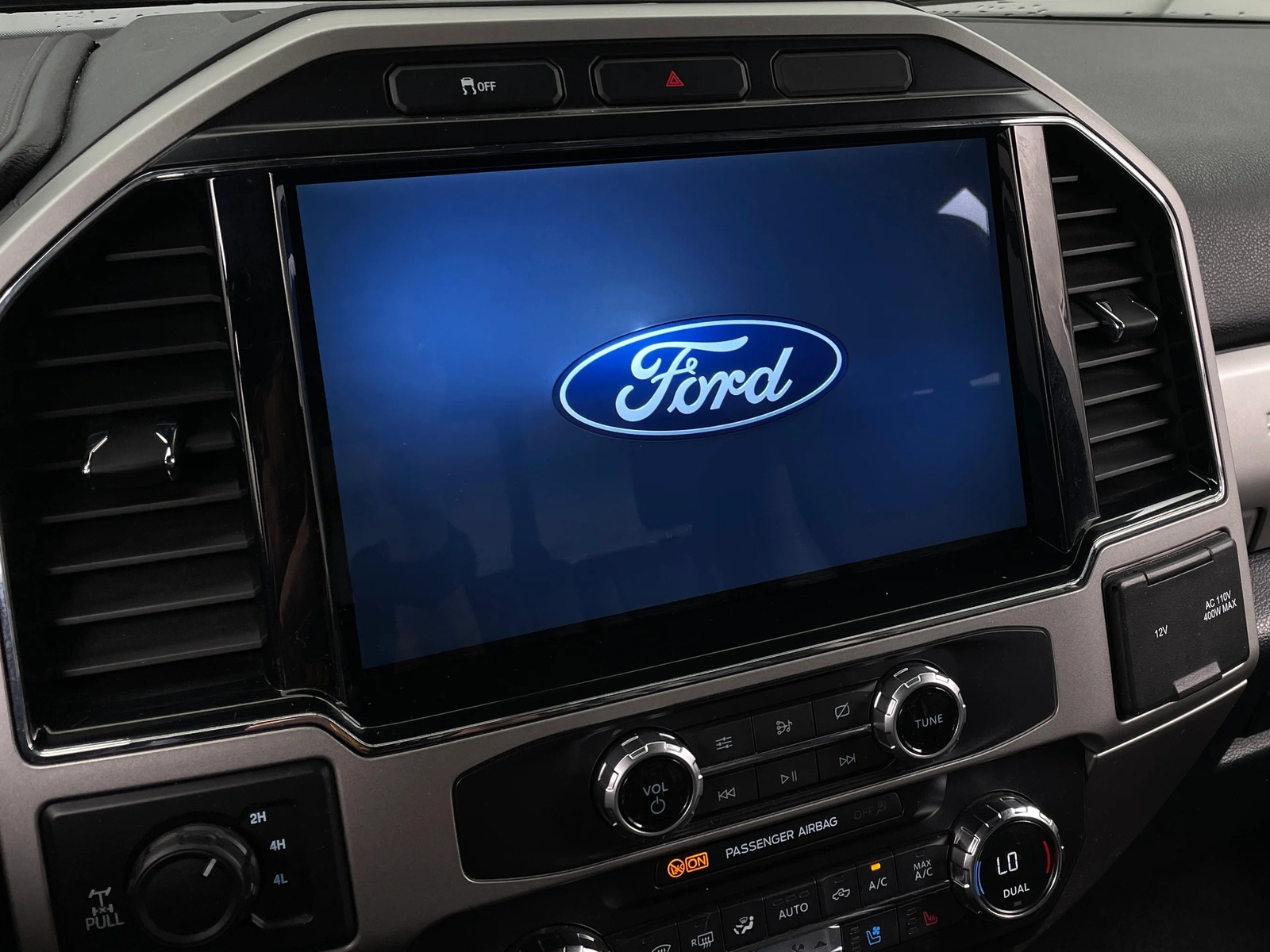 Thumbnail: 2022 Ford Econoline - 3