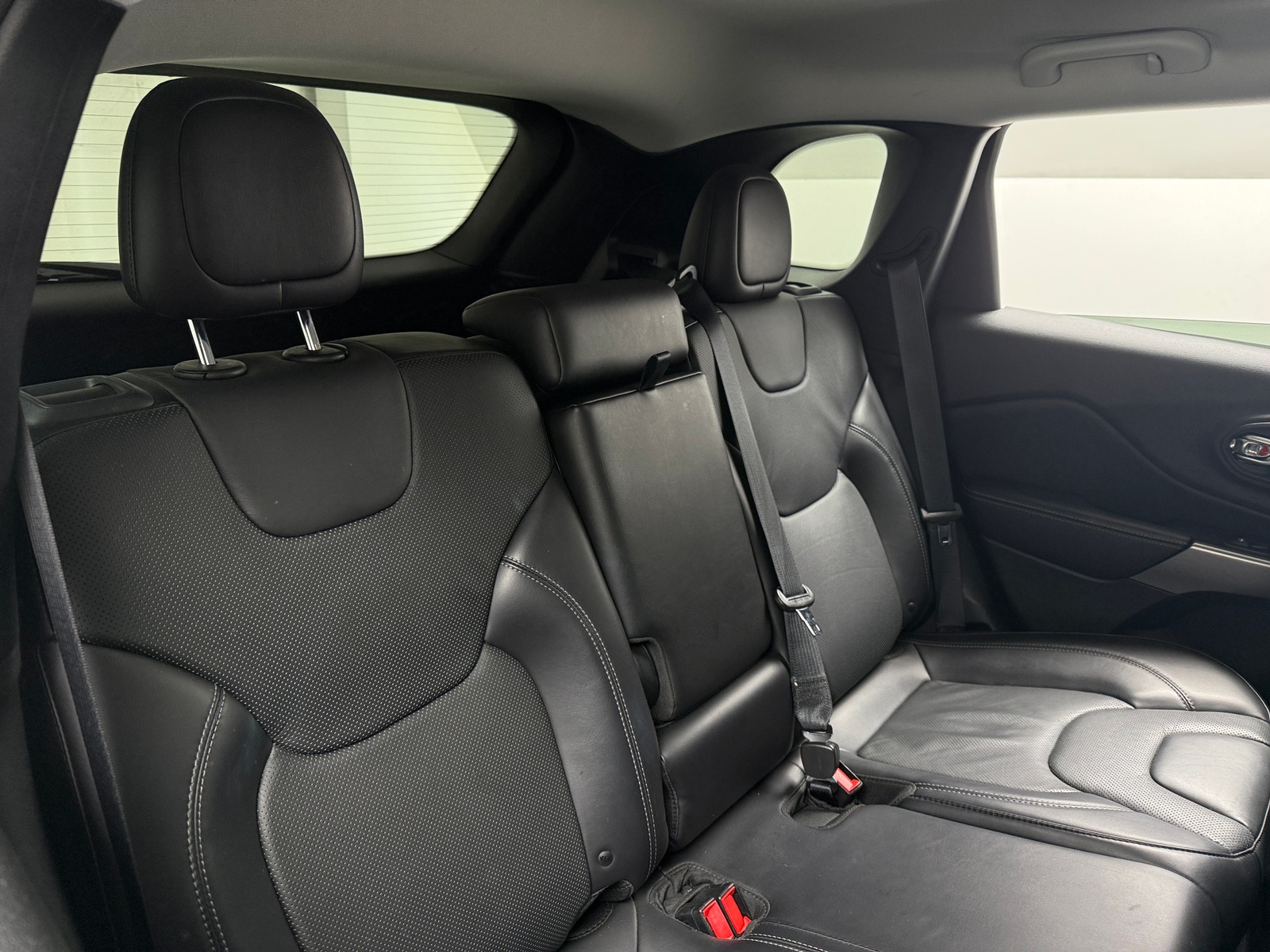 Thumbnail: 2019 Jeep Cherokee - 5