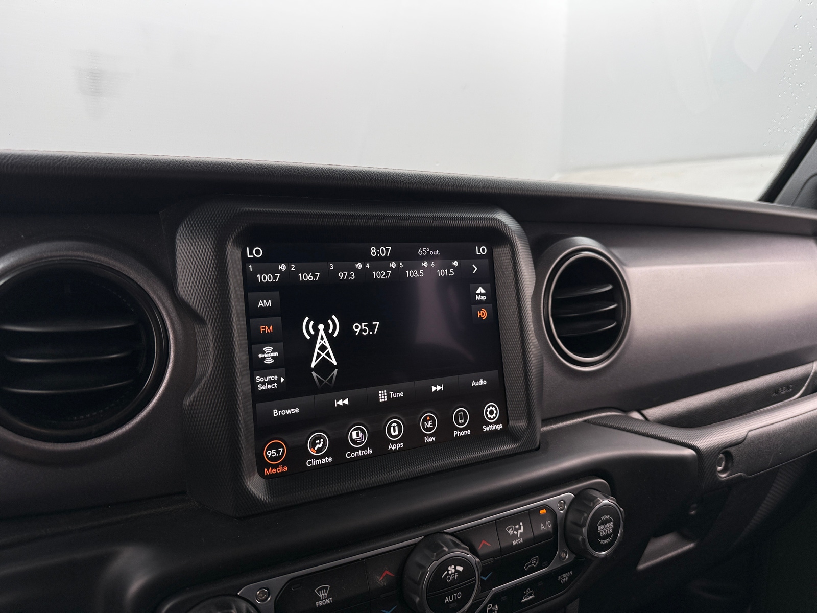 Thumbnail: 2021 Jeep Gladiator - 4