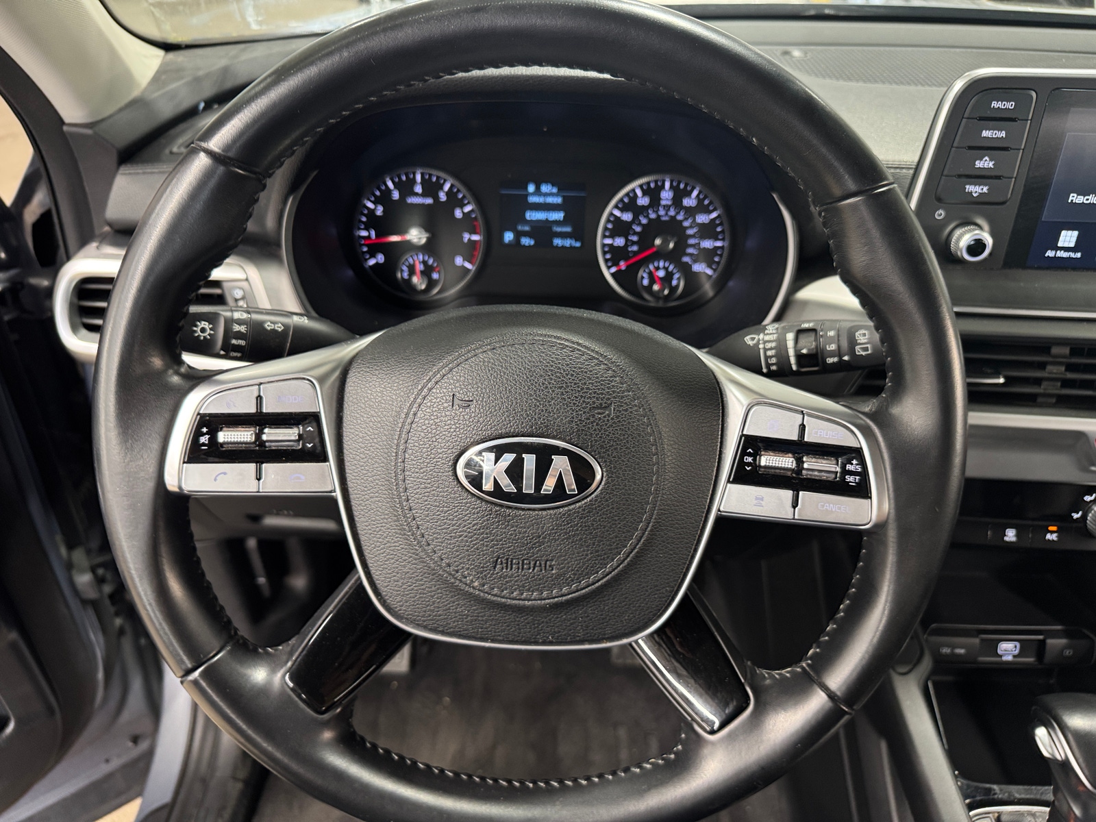 Thumbnail: 2021 Kia Telluride - 4