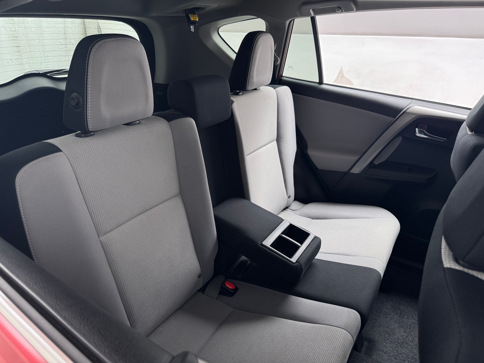 Thumbnail: 2017 Toyota RAV4 - 6