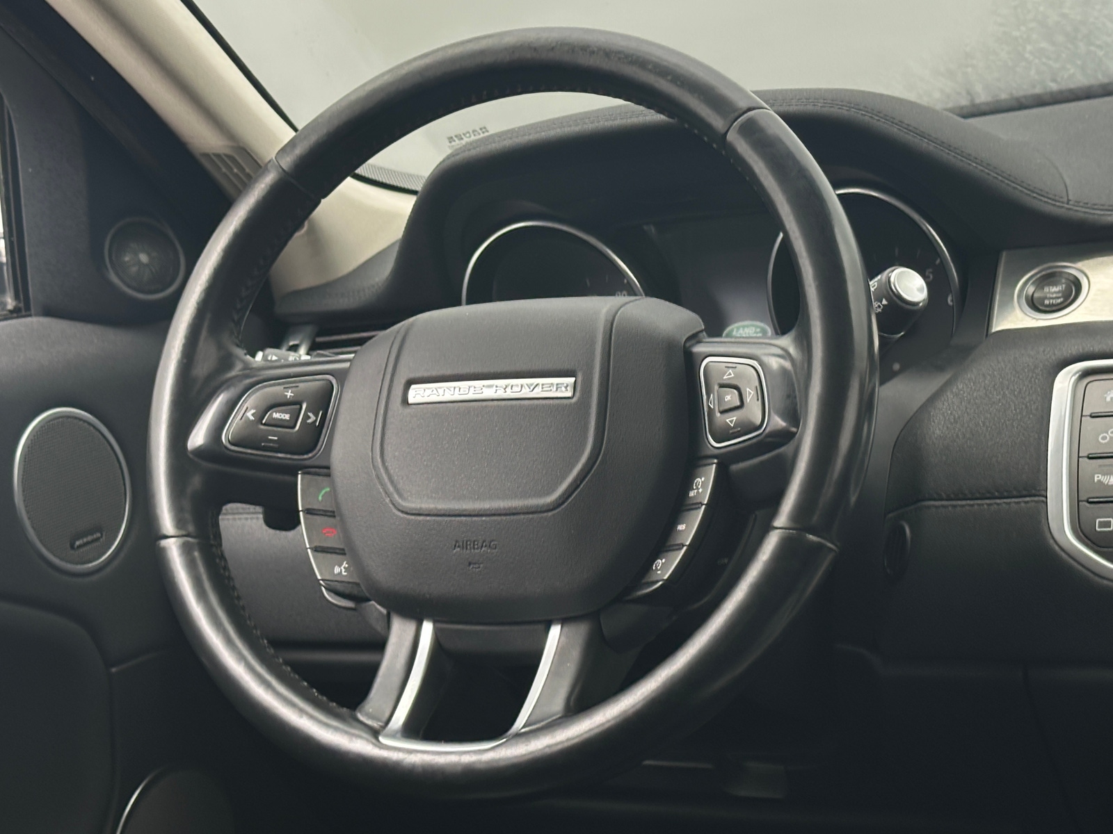 Thumbnail: 2016 Land Rover Range Rover Evoque - 4
