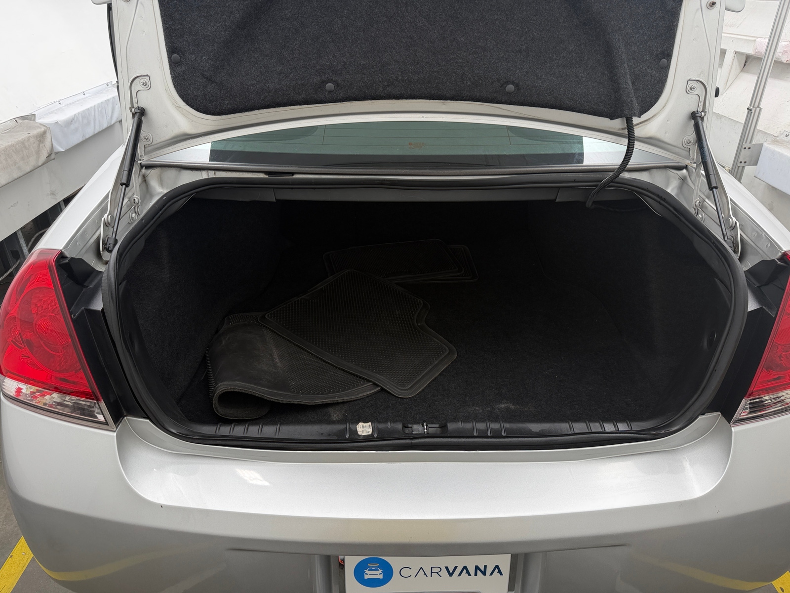 Thumbnail: 2011 Chevrolet Impala - 7