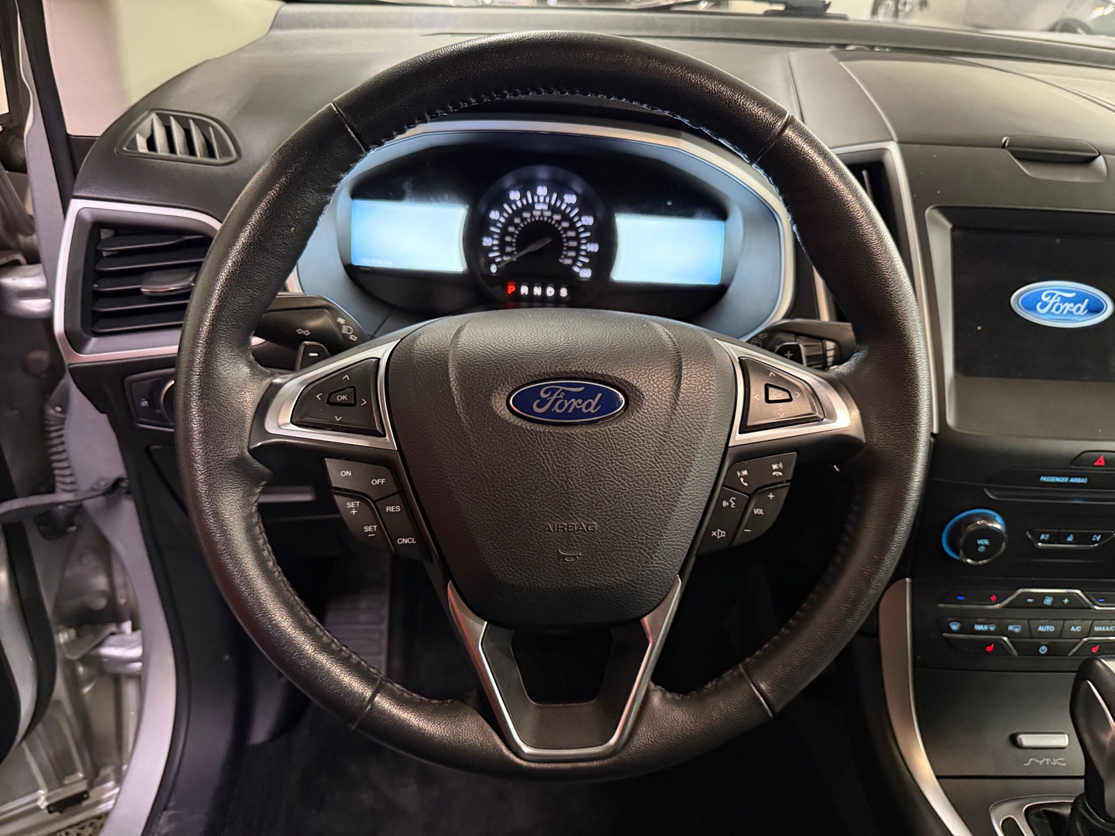 Thumbnail: 2017 Ford Edge - 4