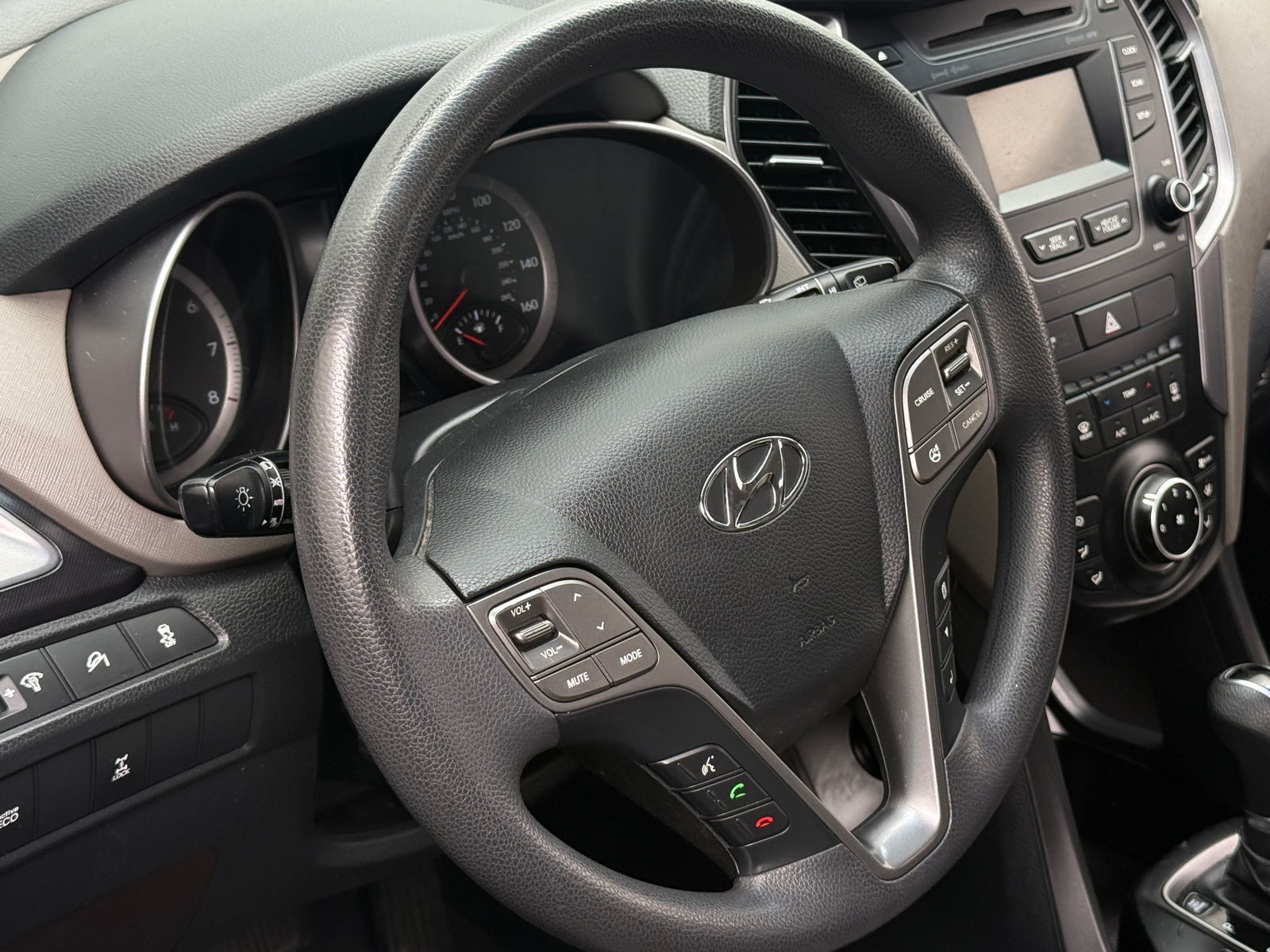 Thumbnail: 2016 Hyundai Santa Fe - 5