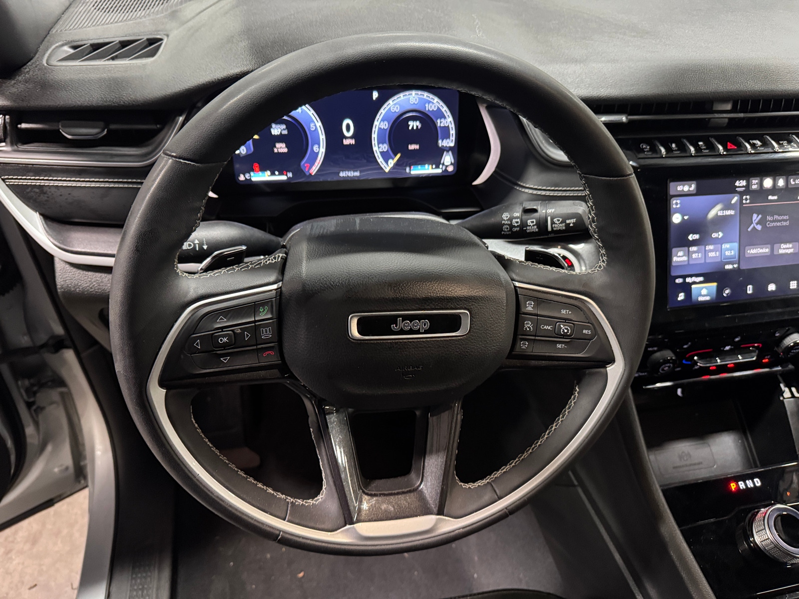 Thumbnail: 2023 Jeep Grand Cherokee L - 4