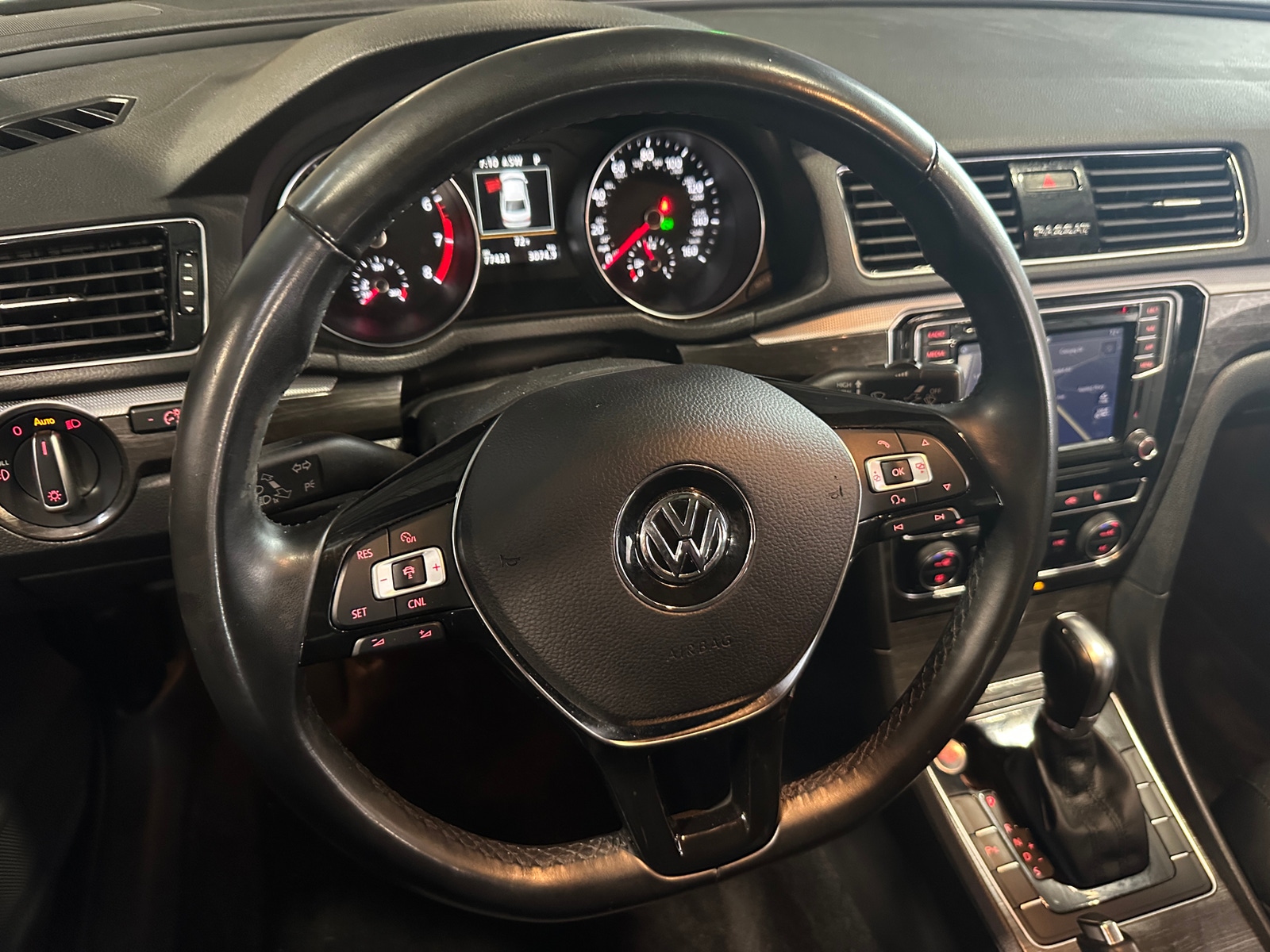 Thumbnail: 2018 Volkswagen Passat - 4