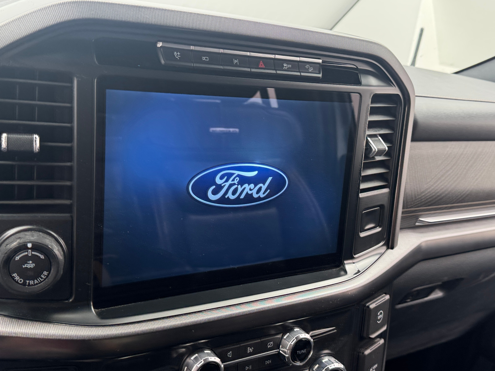 Thumbnail: 2022 Ford Econoline - 3