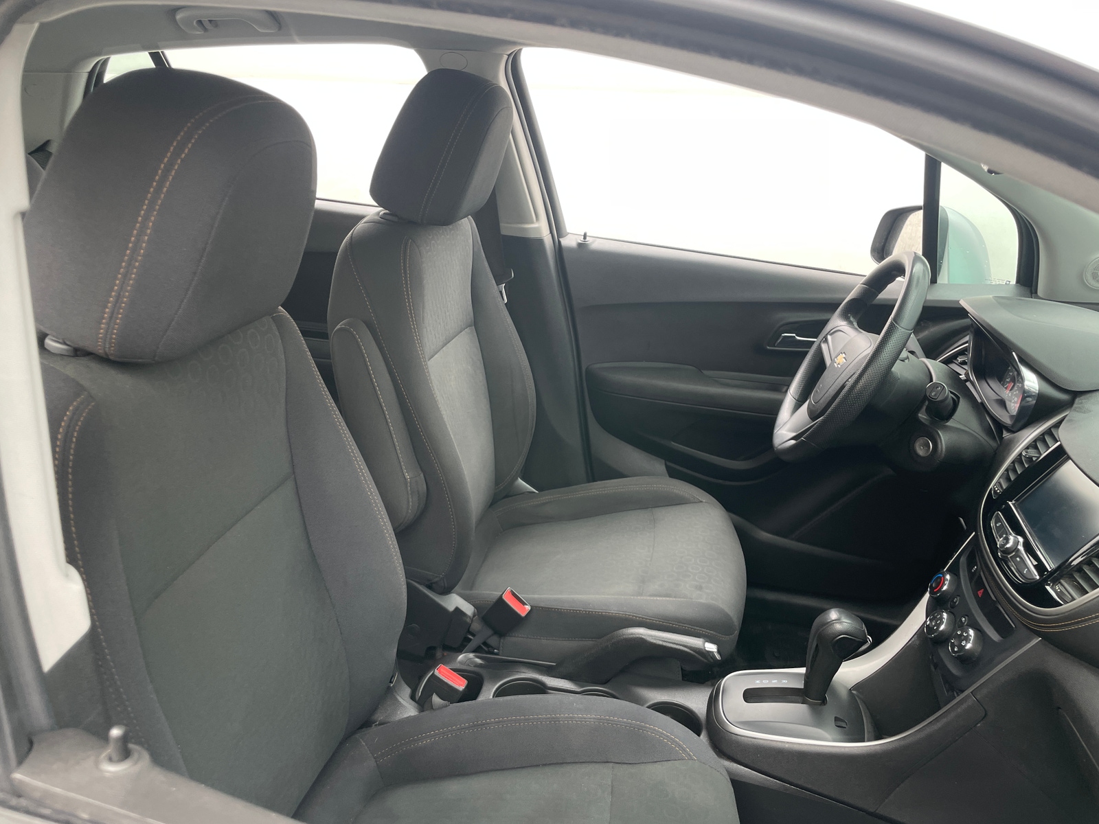 Thumbnail: 2017 Chevrolet Trax - 2