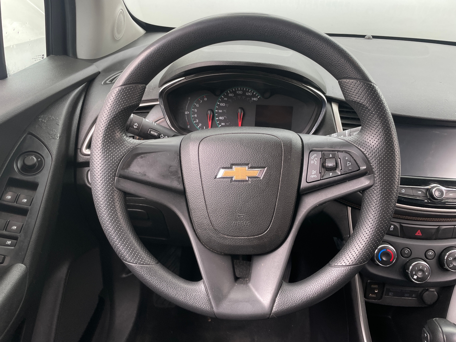 Thumbnail: 2017 Chevrolet Trax - 5