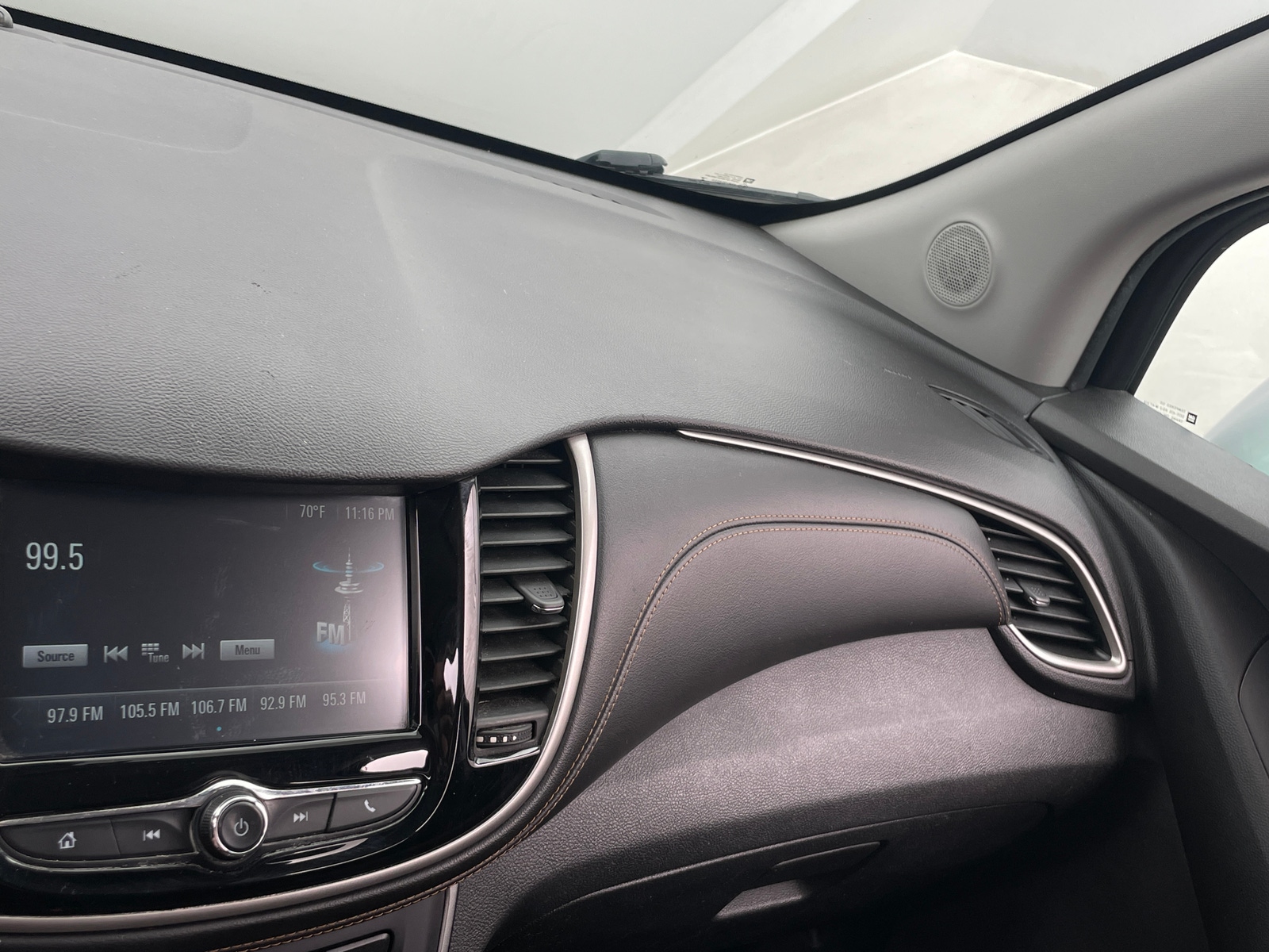 Thumbnail: 2017 Chevrolet Trax - 4