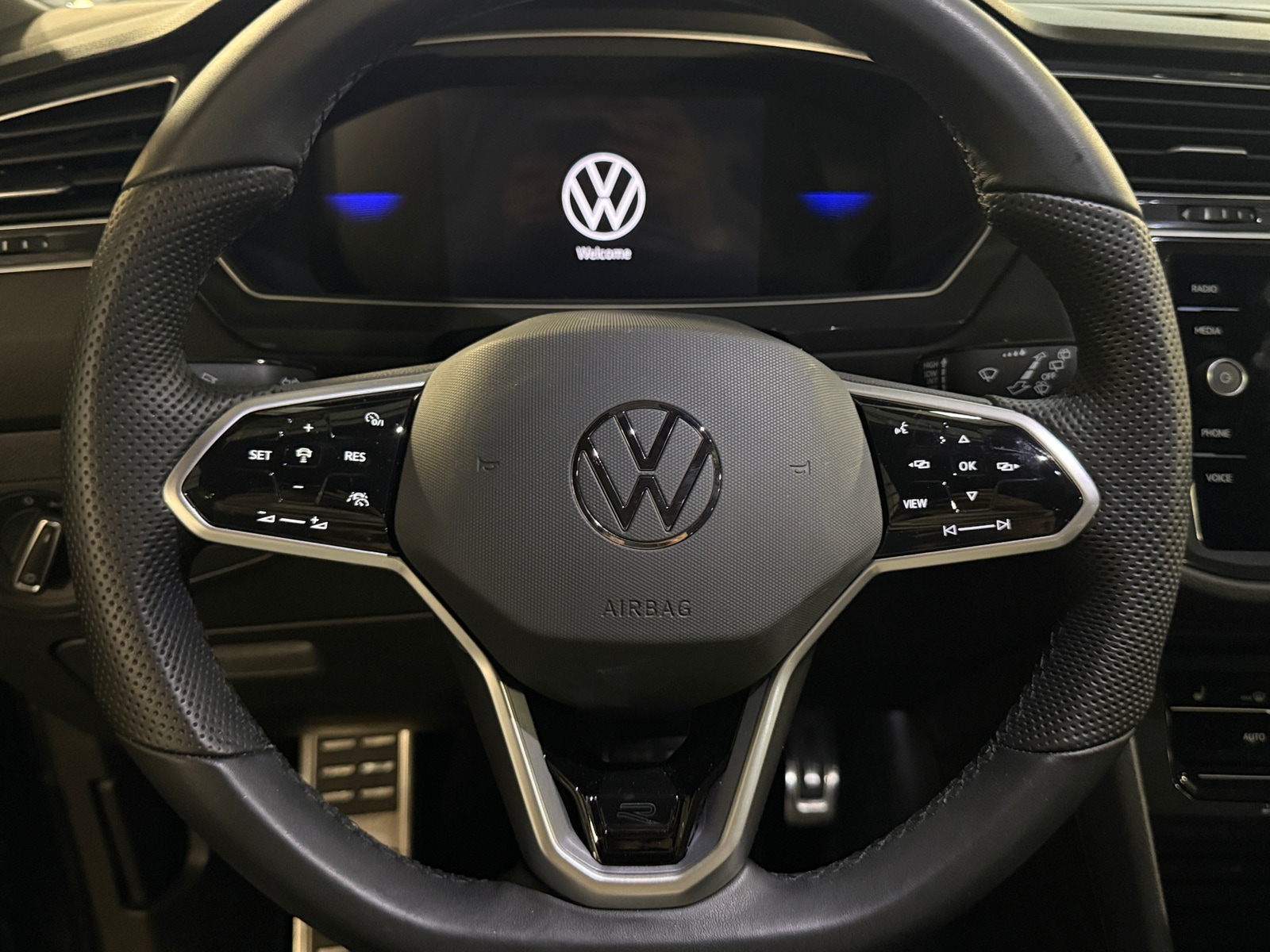 Thumbnail: 2024 Volkswagen Tiguan - 4